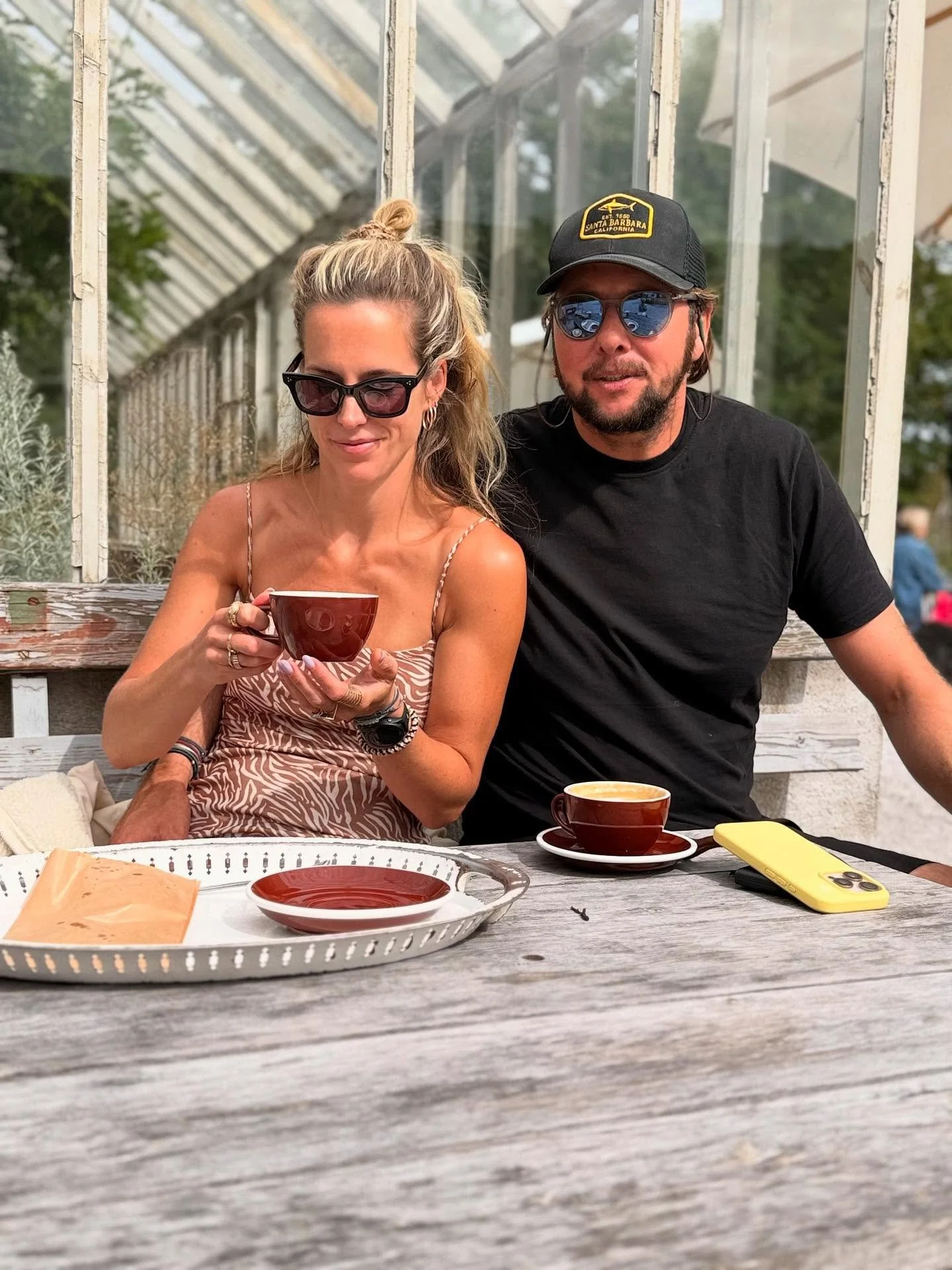 Fika = offline &amp; kaneelbroodjes 🇸🇪
Op Gotland liep het seizoen hier al een beetje op z&rsquo;n einde, maar ik heb er z&oacute; kunnen unwinden.

In de zomer denken we vaak: &ldquo;dan heb ik energie voor tien&rdquo;. En ja, het is een periode v