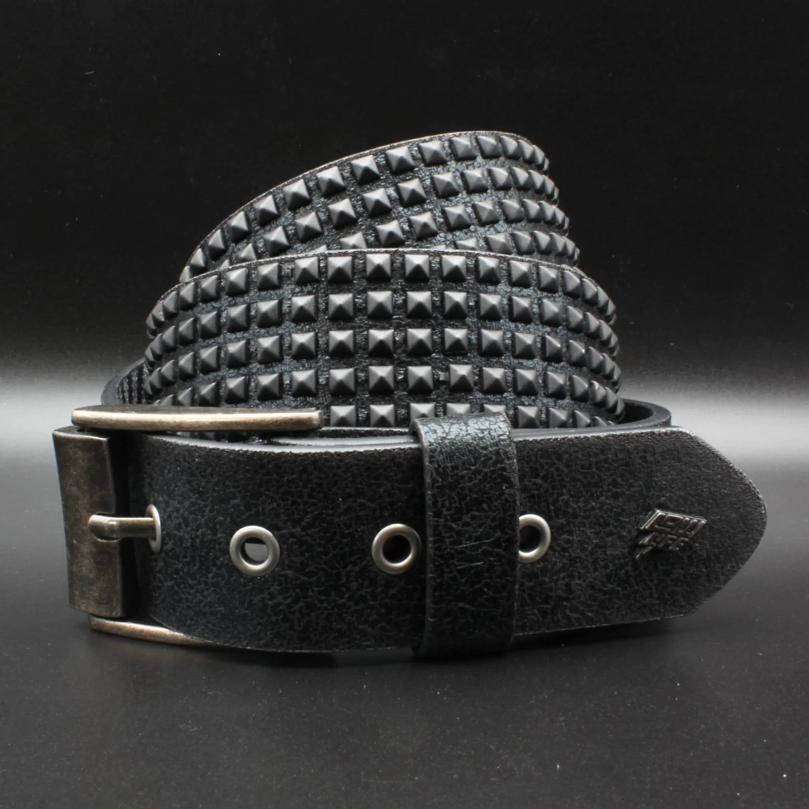 Shrink Leather Belt in Matt Black