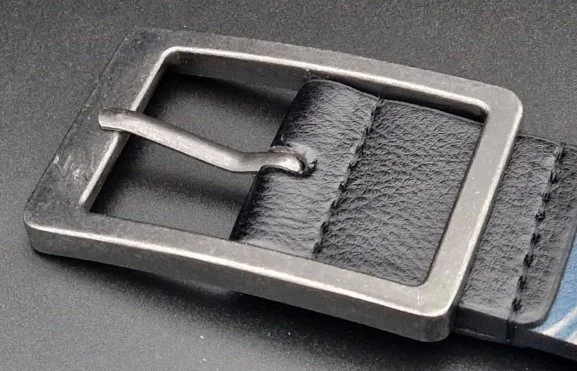 Photo of a box frame buckle