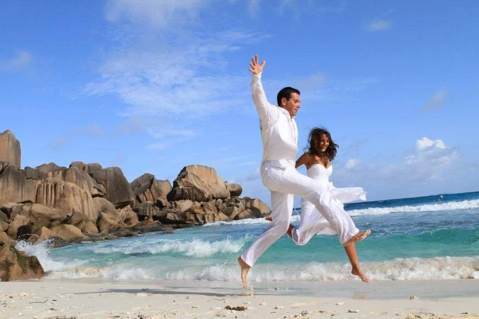 Phot de couple mariage à la plage Pays Basque