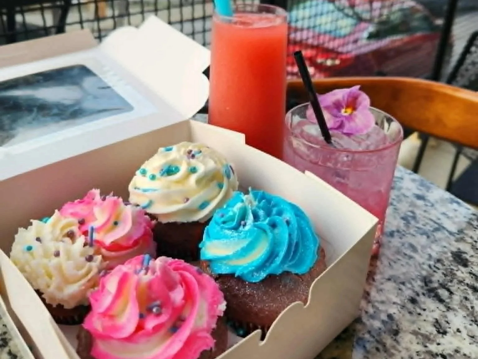 Cupcake Decorating – Sweet Night at Frost