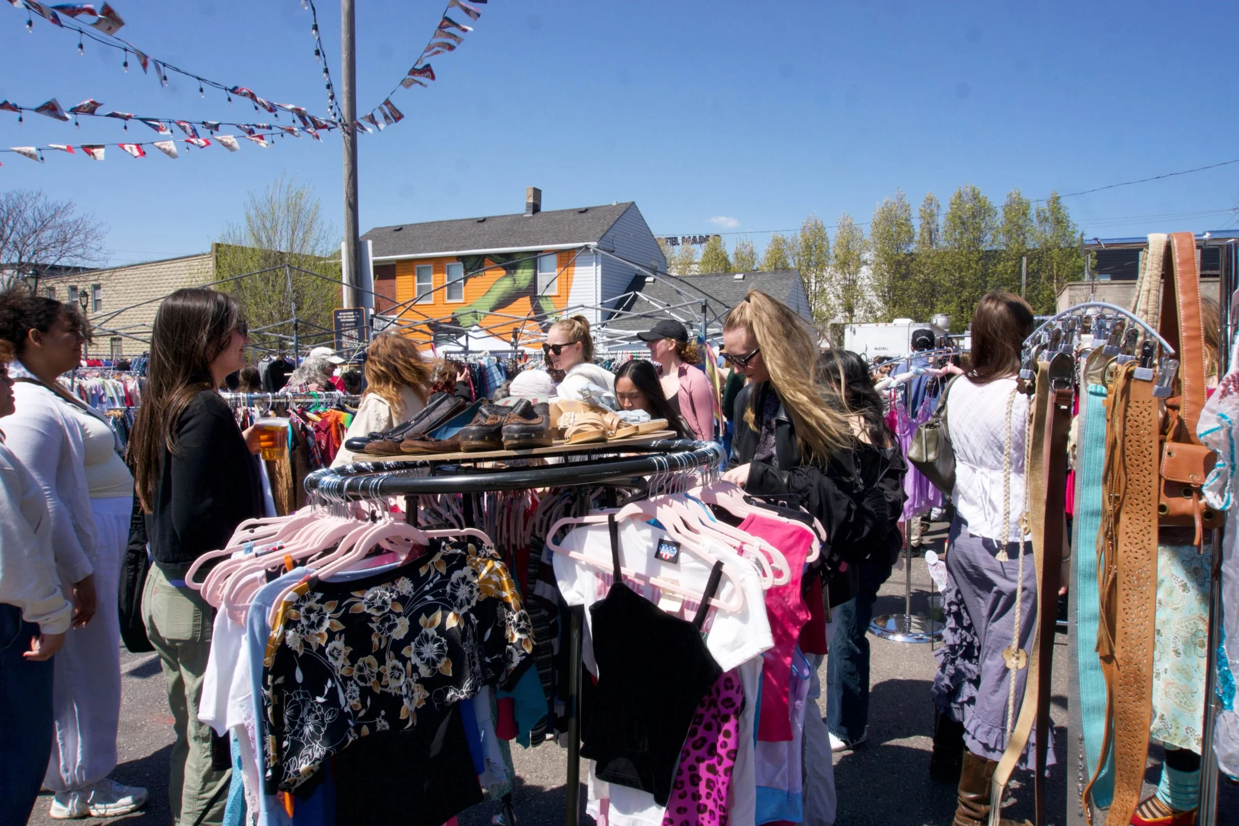 Join us THIS Sunday, June 7th at Z&oacute;calo Food Park for 414Flea&rsquo;s first outdoor market of the year - a festive day of sunshine (🤞) , community, and creativity.

We&rsquo;re bringing together vintage treasures, handmade goods, and sustaina