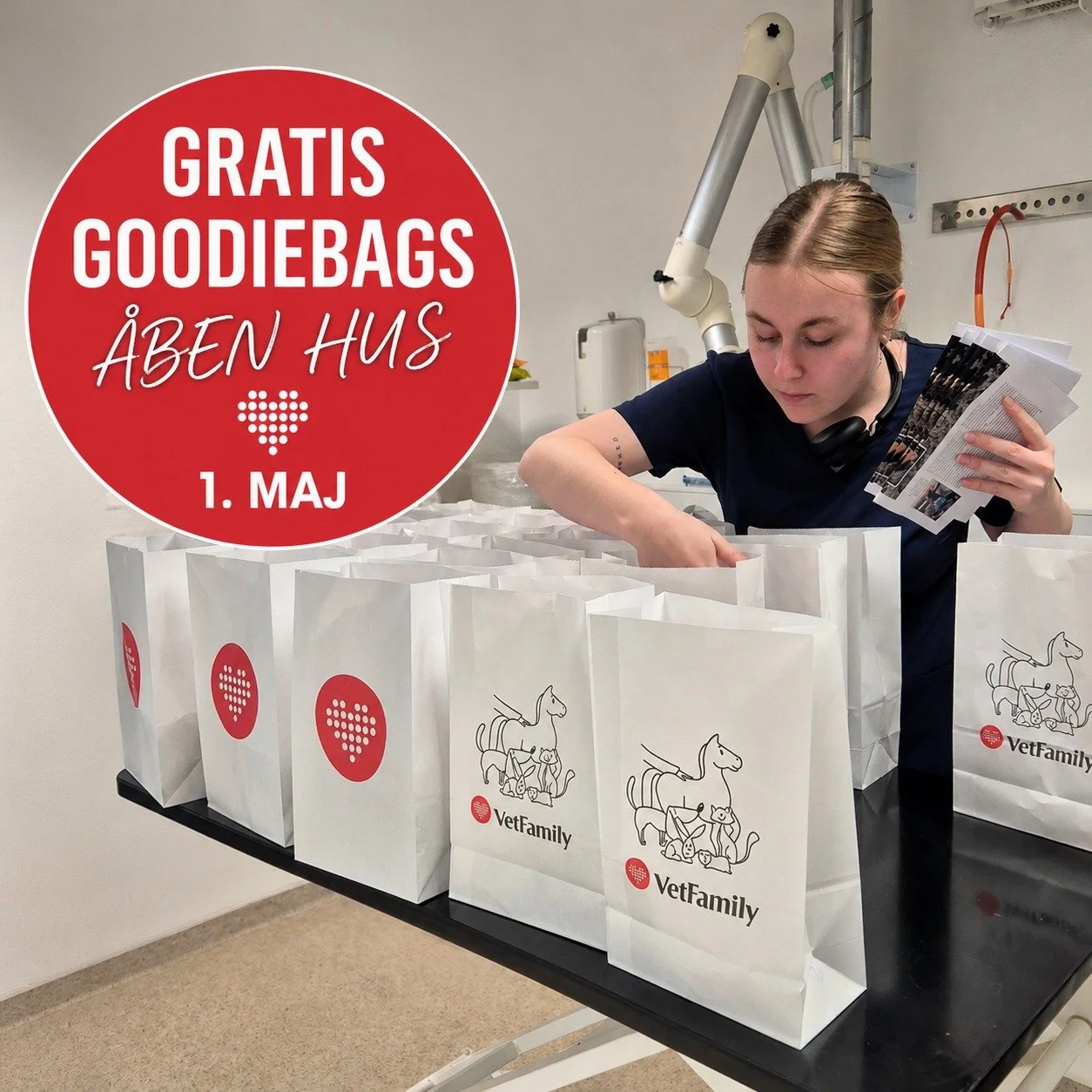 ✨Emma pakker p&aring; livet l&oslash;s✨

HUSK at vi p&aring; fredag holder &aring;ben hus, og i den forbindelse uddeler gratis goodiebags, til de f&oslash;rste 50 bes&oslash;gende 🎁🐾
Vi gl&aelig;der os til at se lige netop dig til en hyggelig efter