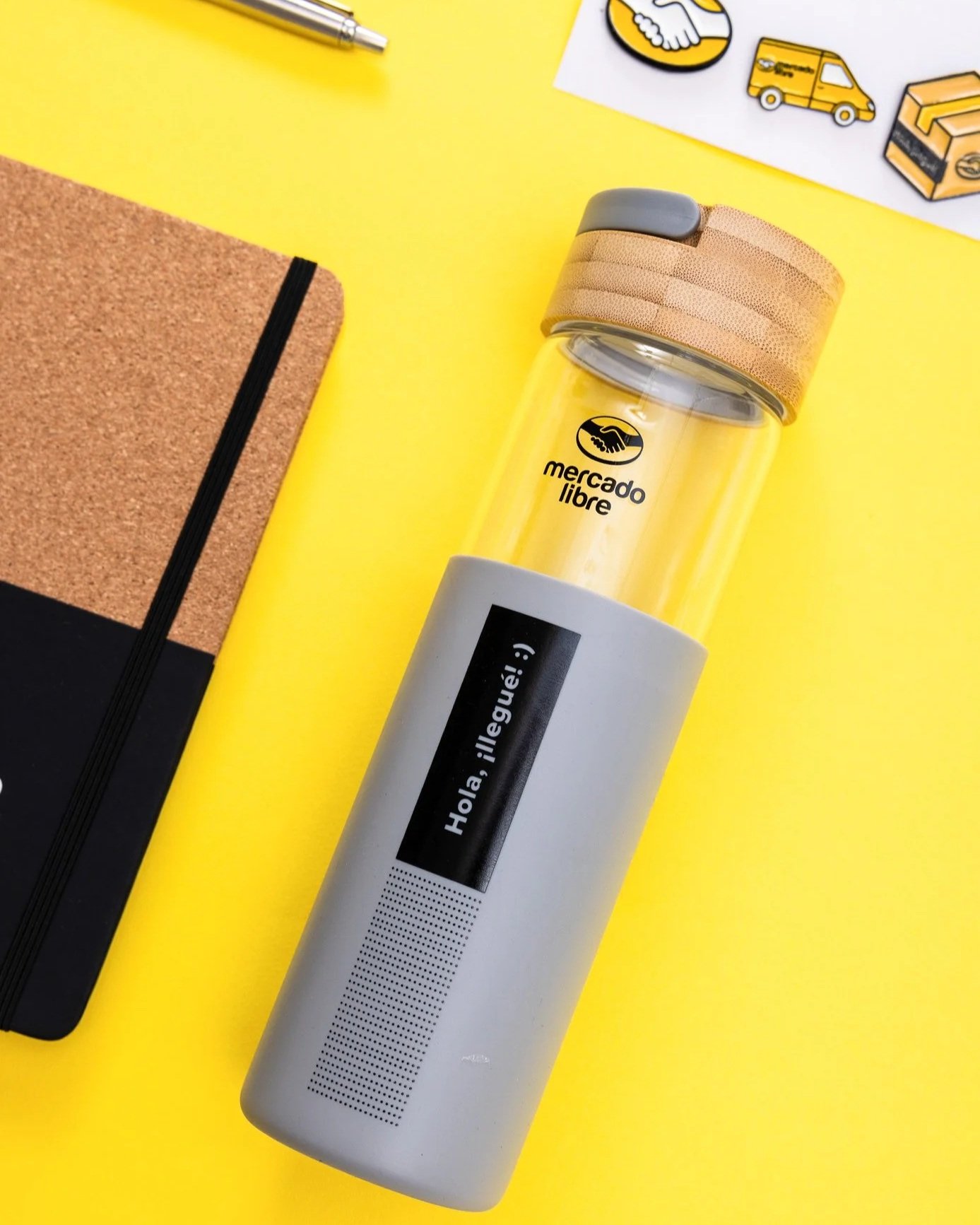 Botella+Hawai+Mercado+Libre+%2B+Cuaderno+Mid+Eco+%2B+Pins+%2B+Birome+Parker.jpg