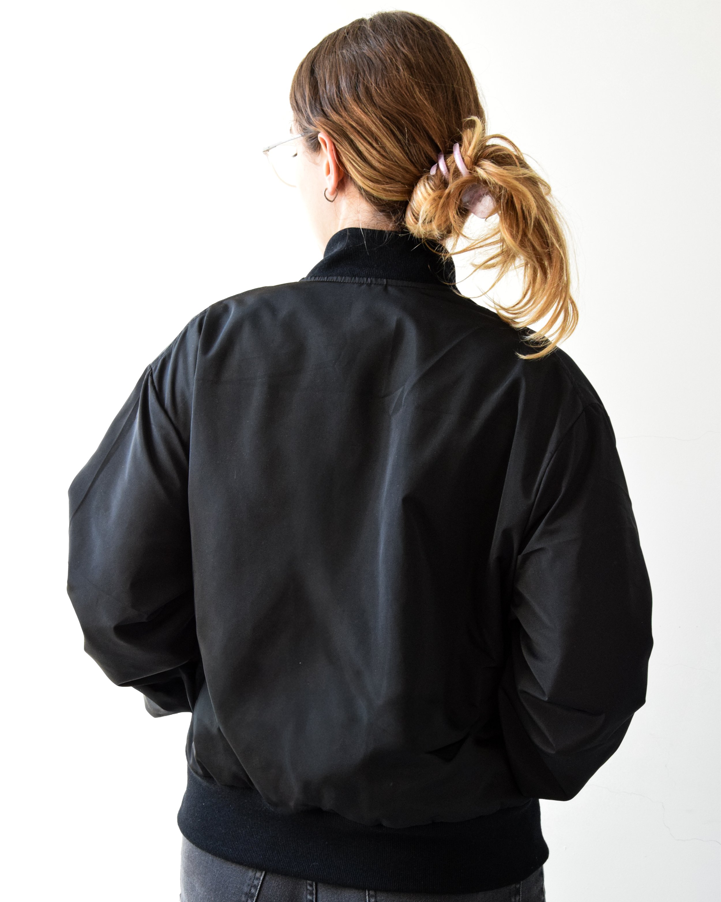 Campera Bomber Negra (4).jpg