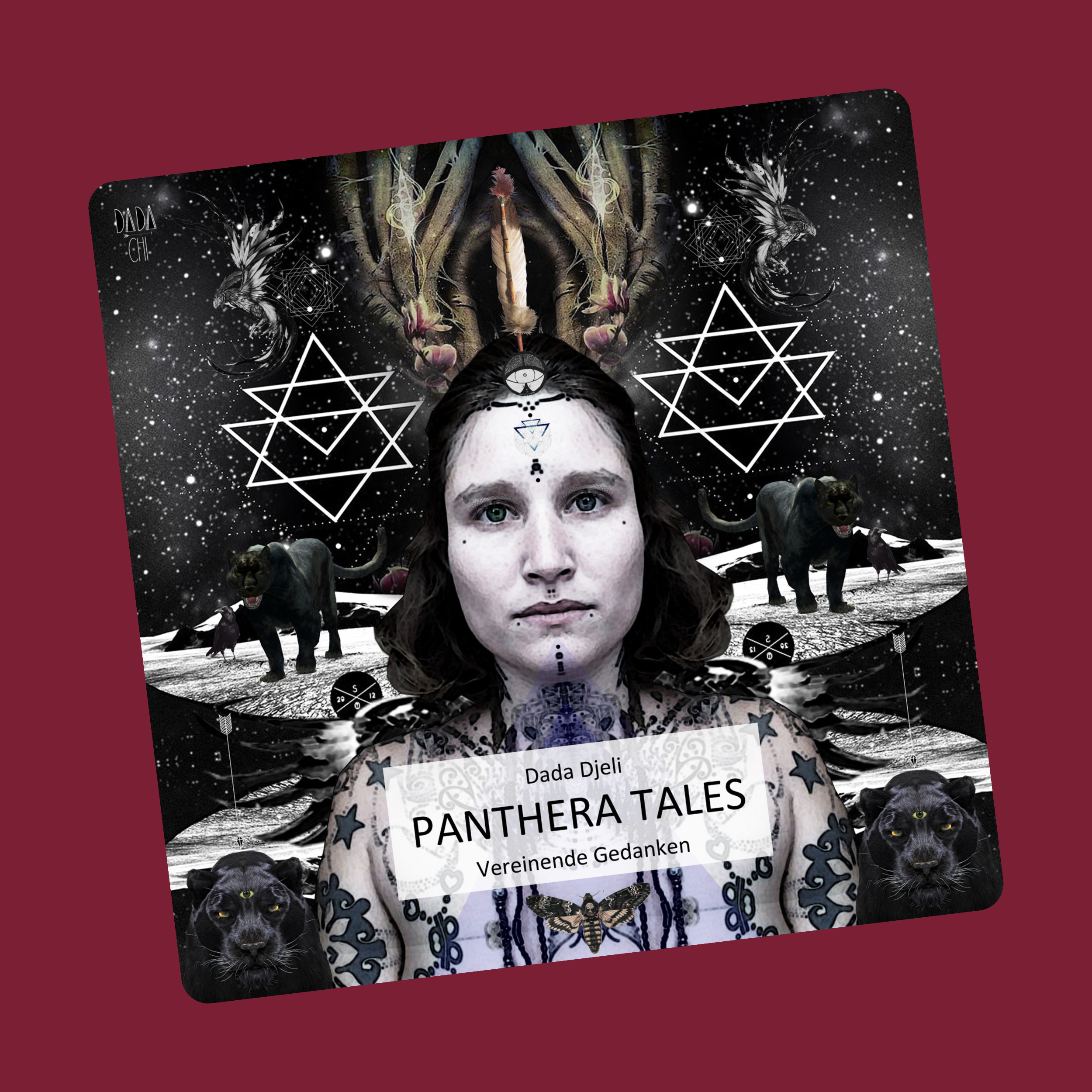 Kunstvolles Cover eines Buches mit einem Frauenportrait, umgeben von Tieren, geometrischen Symbolen, Sternenheiten und Naturmotiven in Schwarz-Weiß, mit dem Titel "Panthera Tales" und dem Autorennamen 'Dada Djeli'.