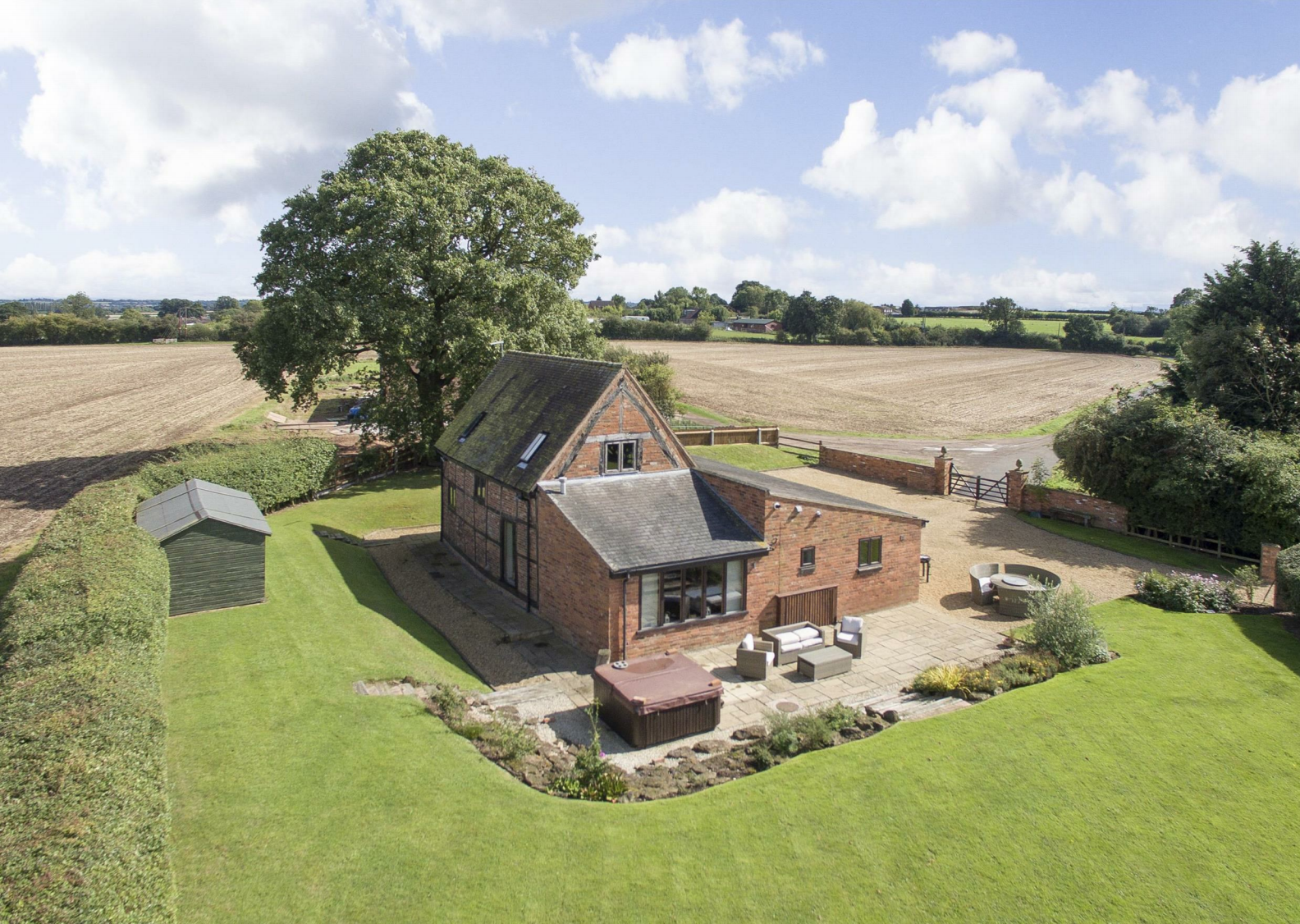 Brickyard Barn OLC school in Warwickshire.png