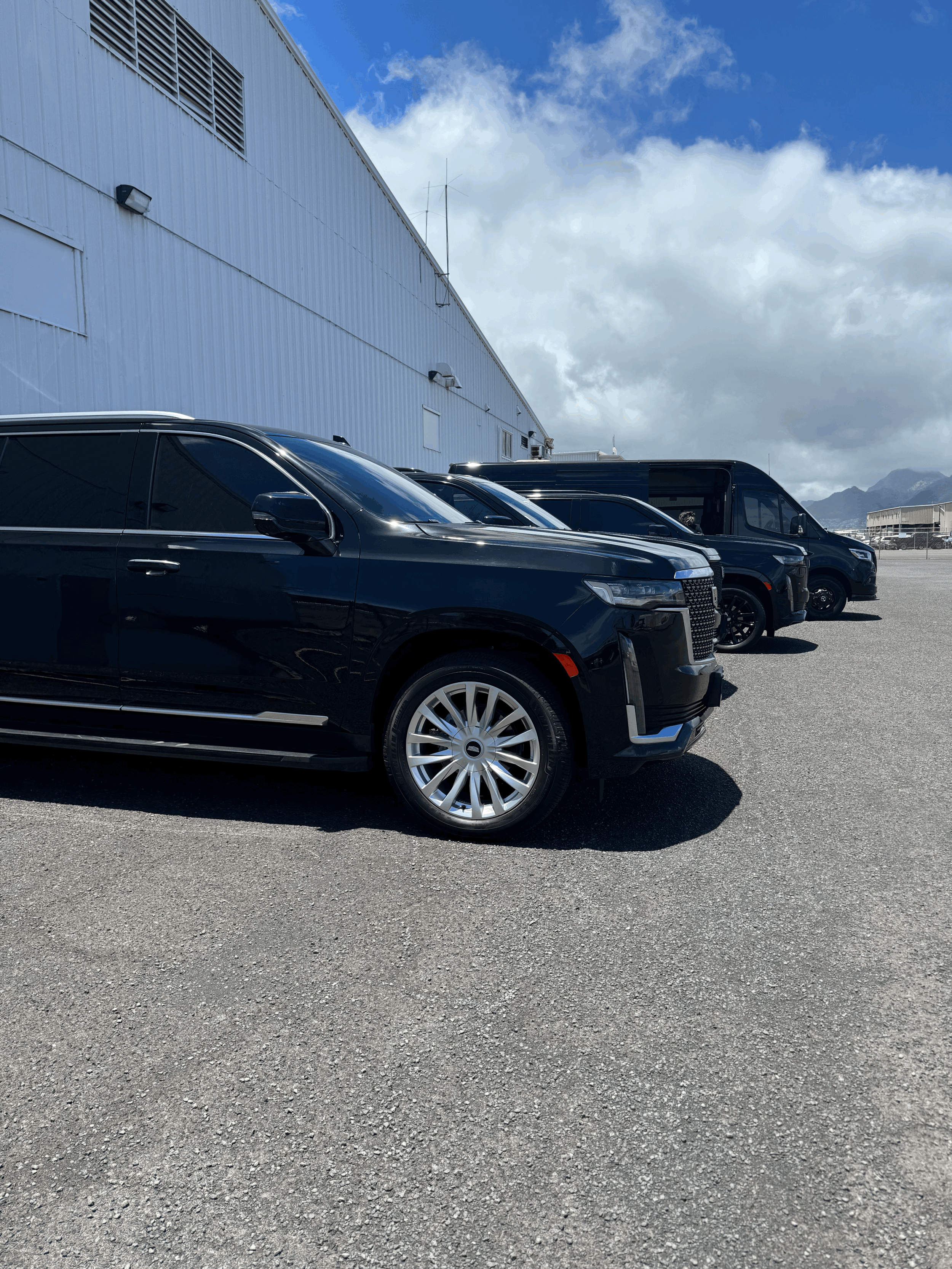 How Do Deposits and Payments Work for Limo Reservations? I. Introduction: Why Payment Terms Matter in Luxury Transportation Booking a limousine isn’t just about choosing the right vehicle — it’s about committing to a premium service