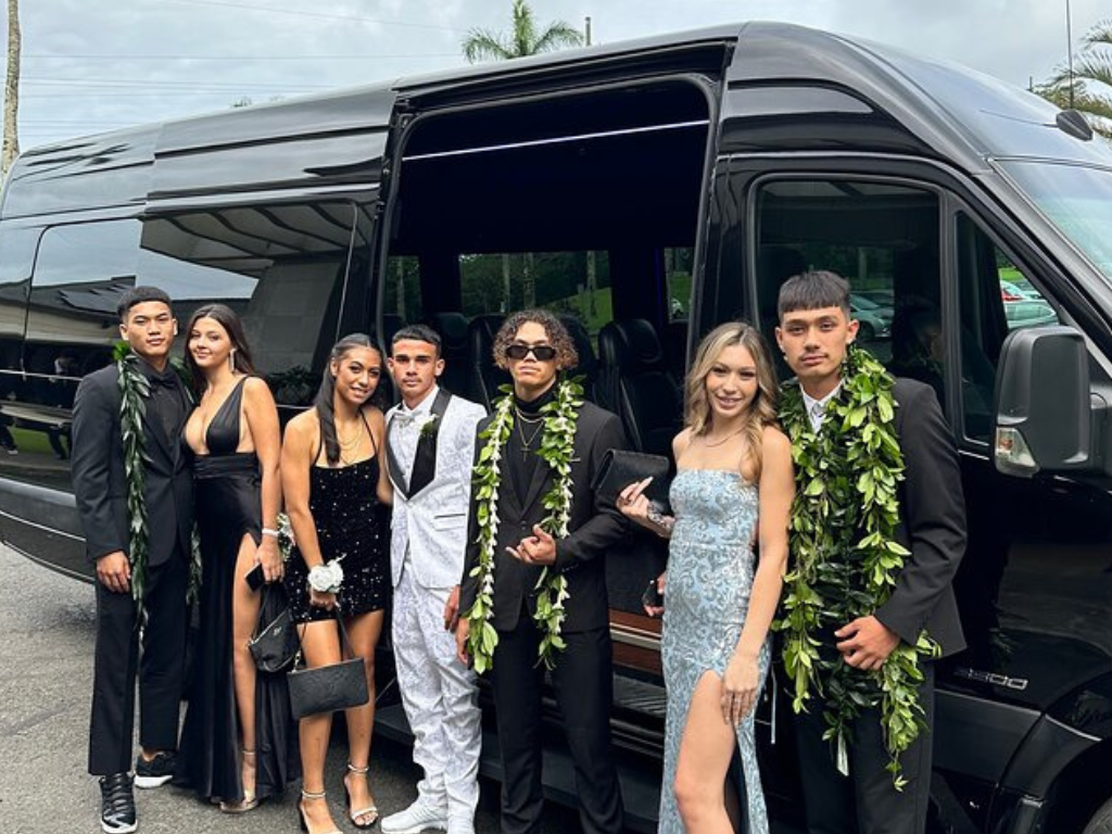 prom-night-in-honolulu-luxury-vip-transportation-2.png