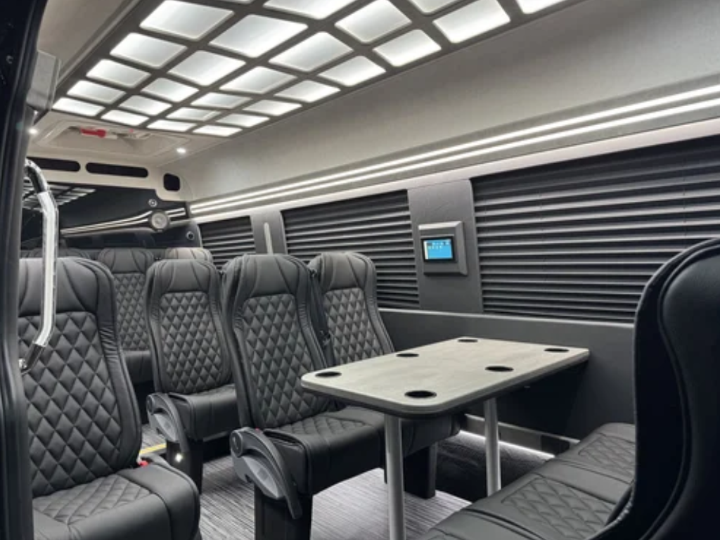 Luxury Transportation Serving Oʻahu: Why Comfort Features Matter for Long Day Tours