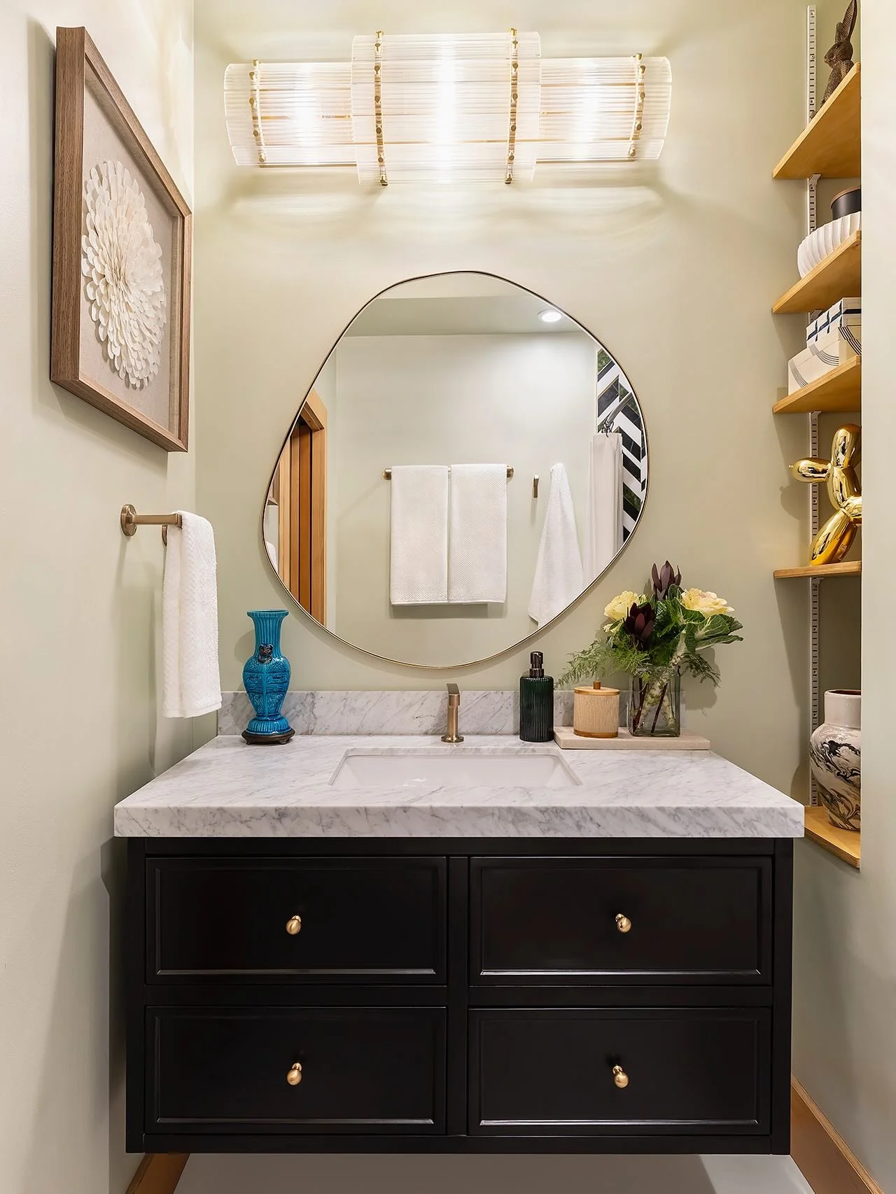 Pretty big day for me as a designer. First set of professional photos just hit my inbox. I think these bathrooms turned out, if I say so myself..
.
Thanks, @shmandajo for trusting me with your home! And to @andrearuggphotography for the amazing photo