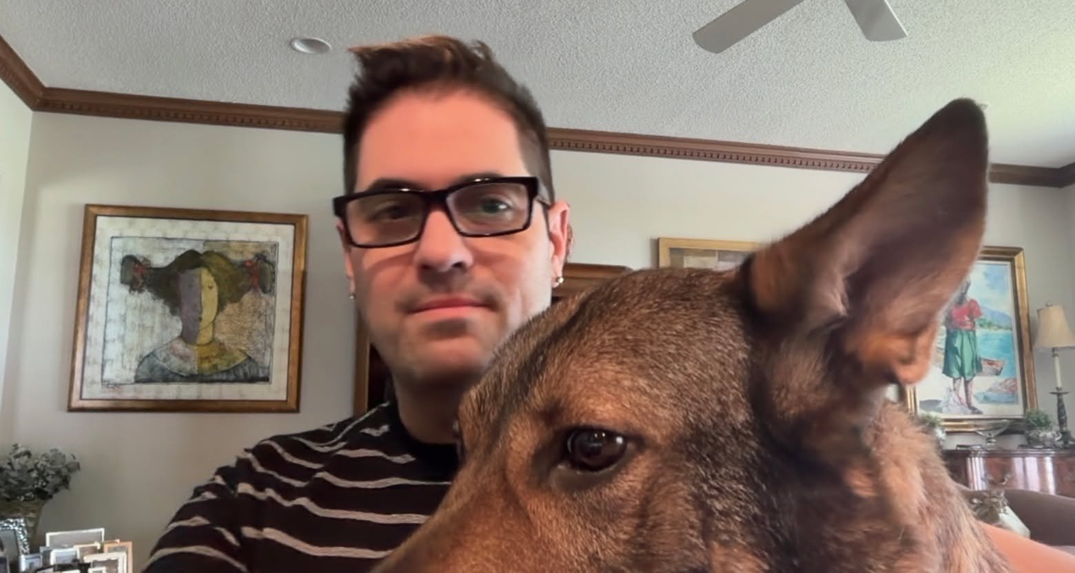 Turns out even when I'm designing for clients in Miami, I cannot get away from dogs jumping on my lap mid-workday. I could pretend that I'm mad but I'm not mad. 

 #interiordesign #interiordesigner #BoldDesign #bolddesign #EllianoDeisgn