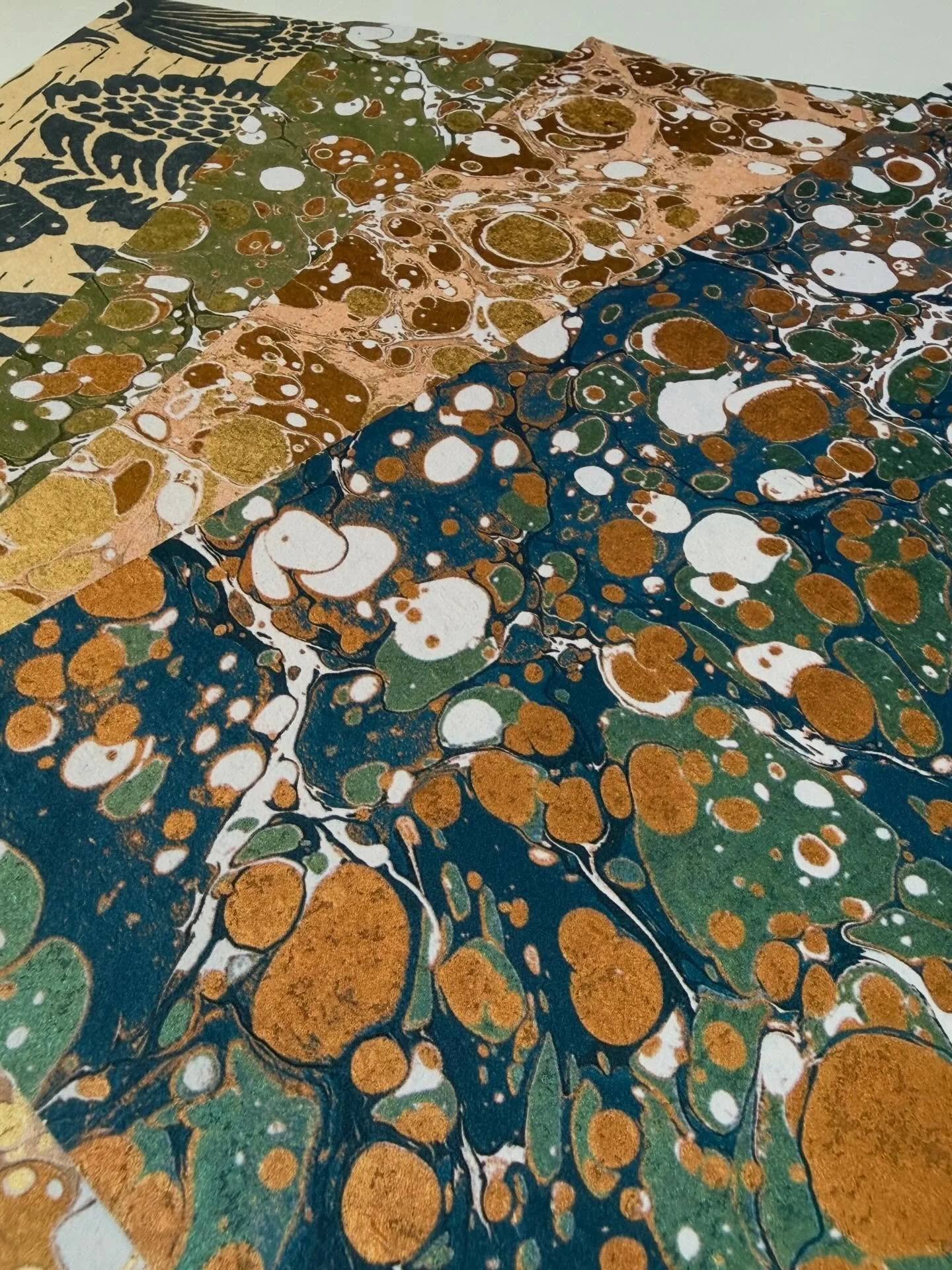 I never, ever, ever get tired of searching for new materials. Most of the time it&rsquo;s for clients but honestly sometimes it&rsquo;s just for my own enlightenment. And joy. So much joy in what material makers are coming up with. 

#interiordesign 