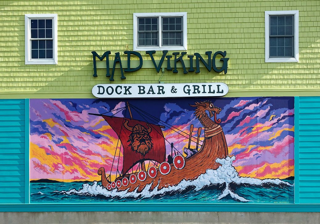 Mad Viking Dock Bar & Grill