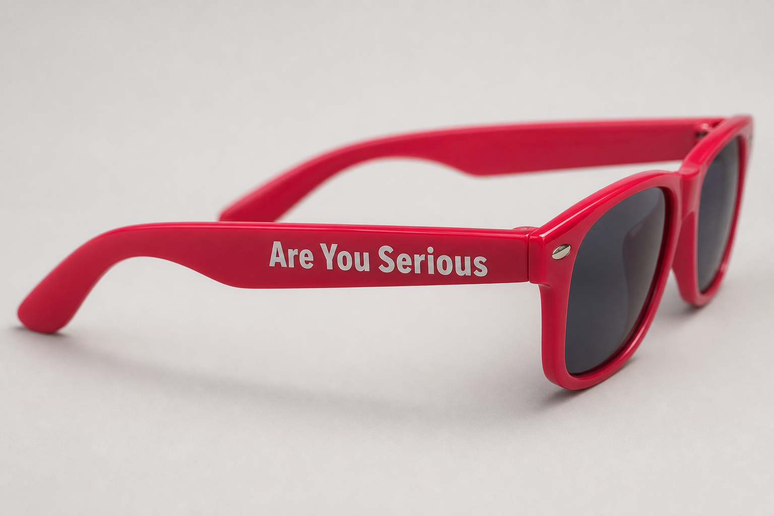 04-pink-red-slogan-detail.png