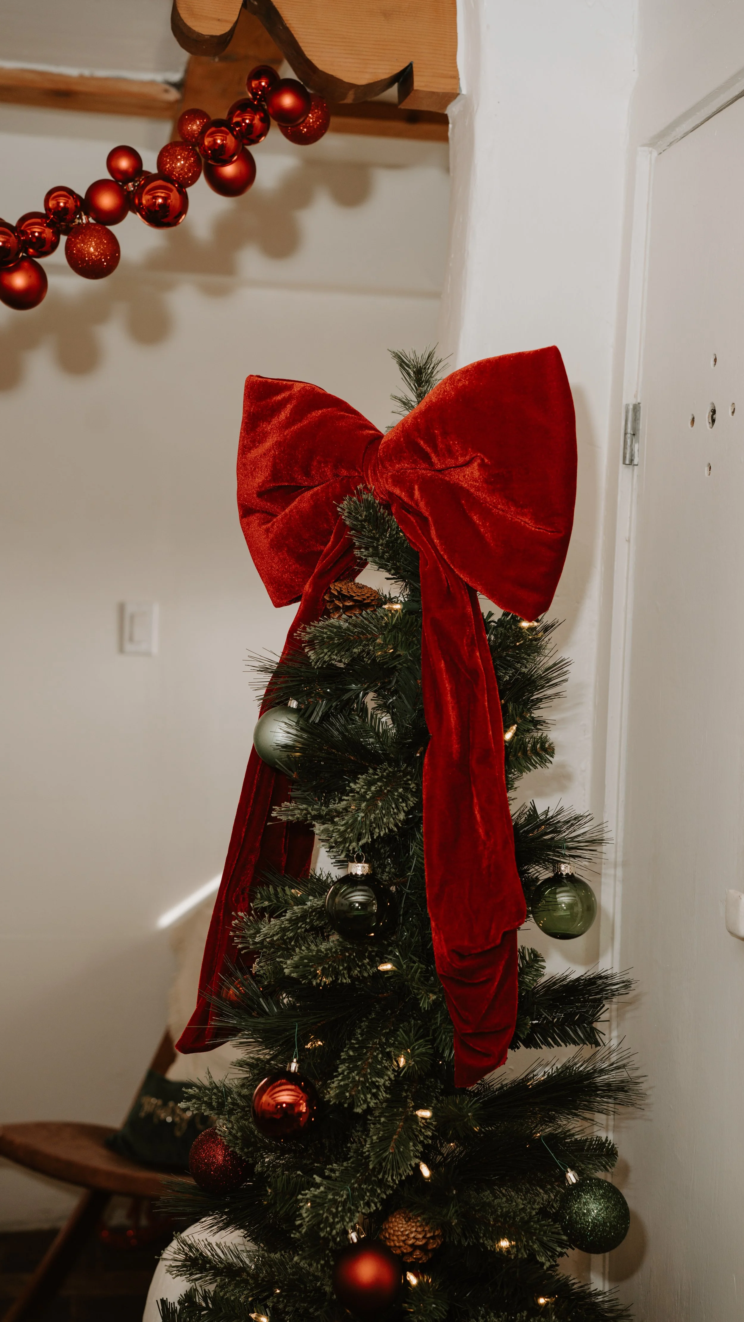 Christmas Dinner Party Photoshoot-10.jpg