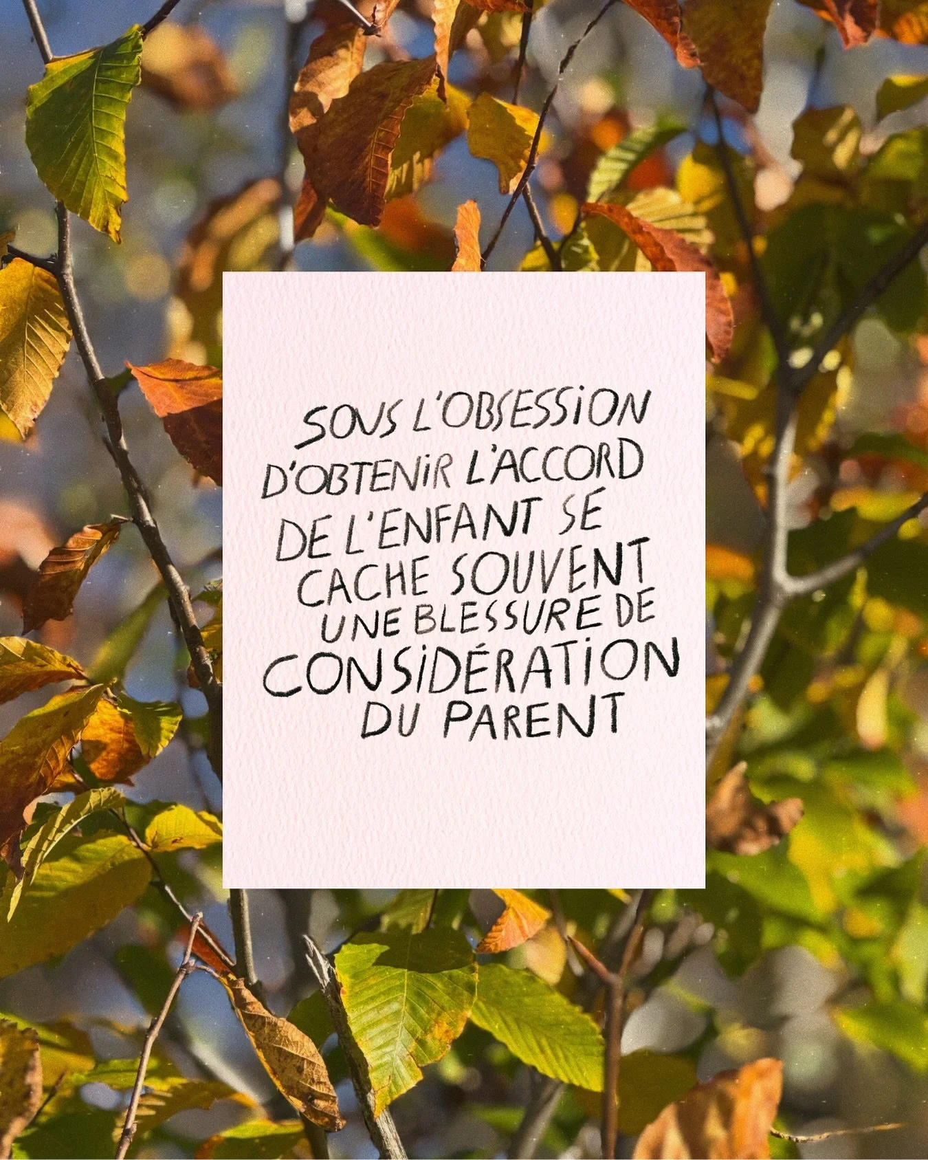 Certains parents sont obsédés à l’idée d’obtenir l’accord de leur enfant dans divers situations au quotidien.
Alors, la plupart de leurs interventions commencent par une question :
« Est-ce que tu
