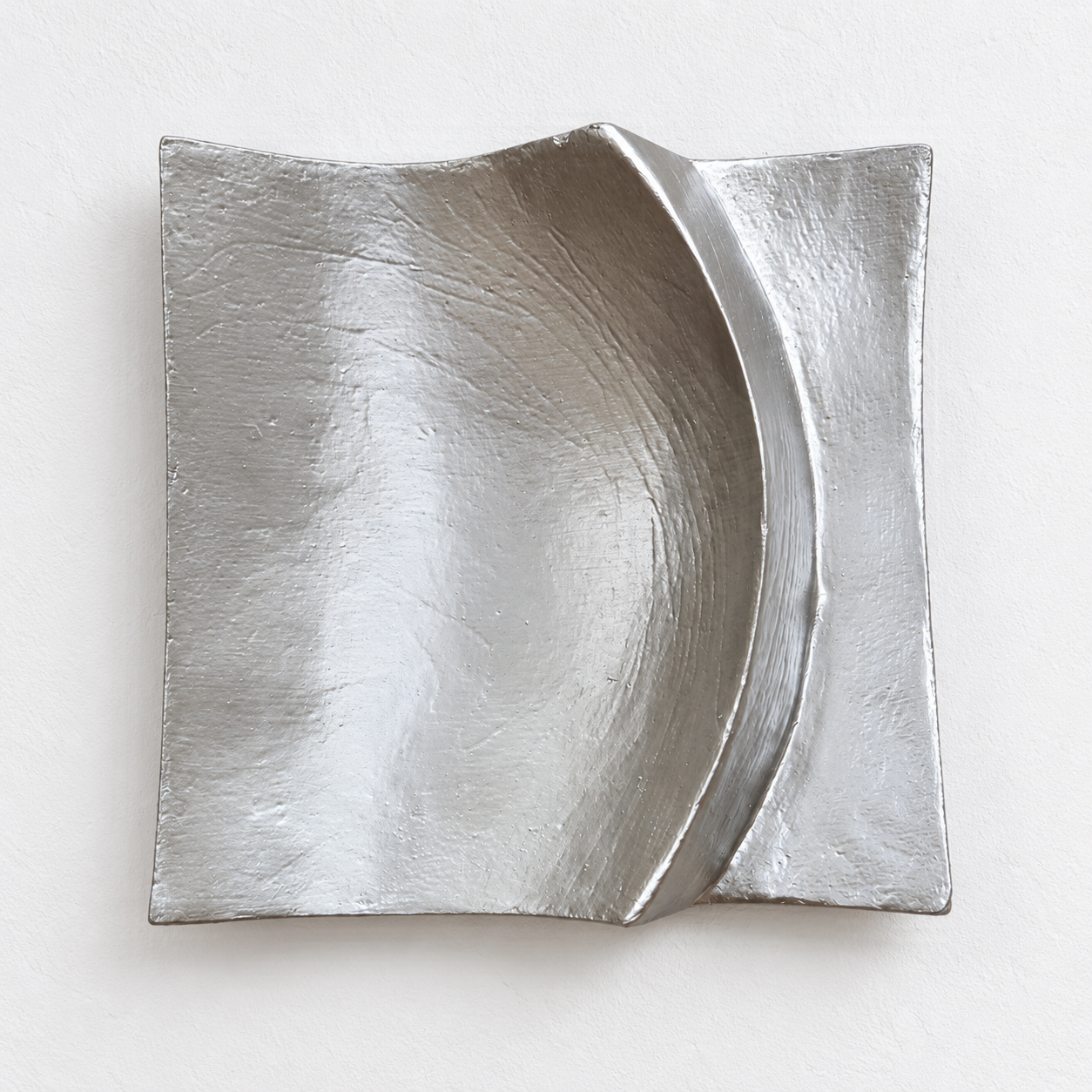Silver-coloured Moonphase 4 panel with the curved bowl arranged vertically.