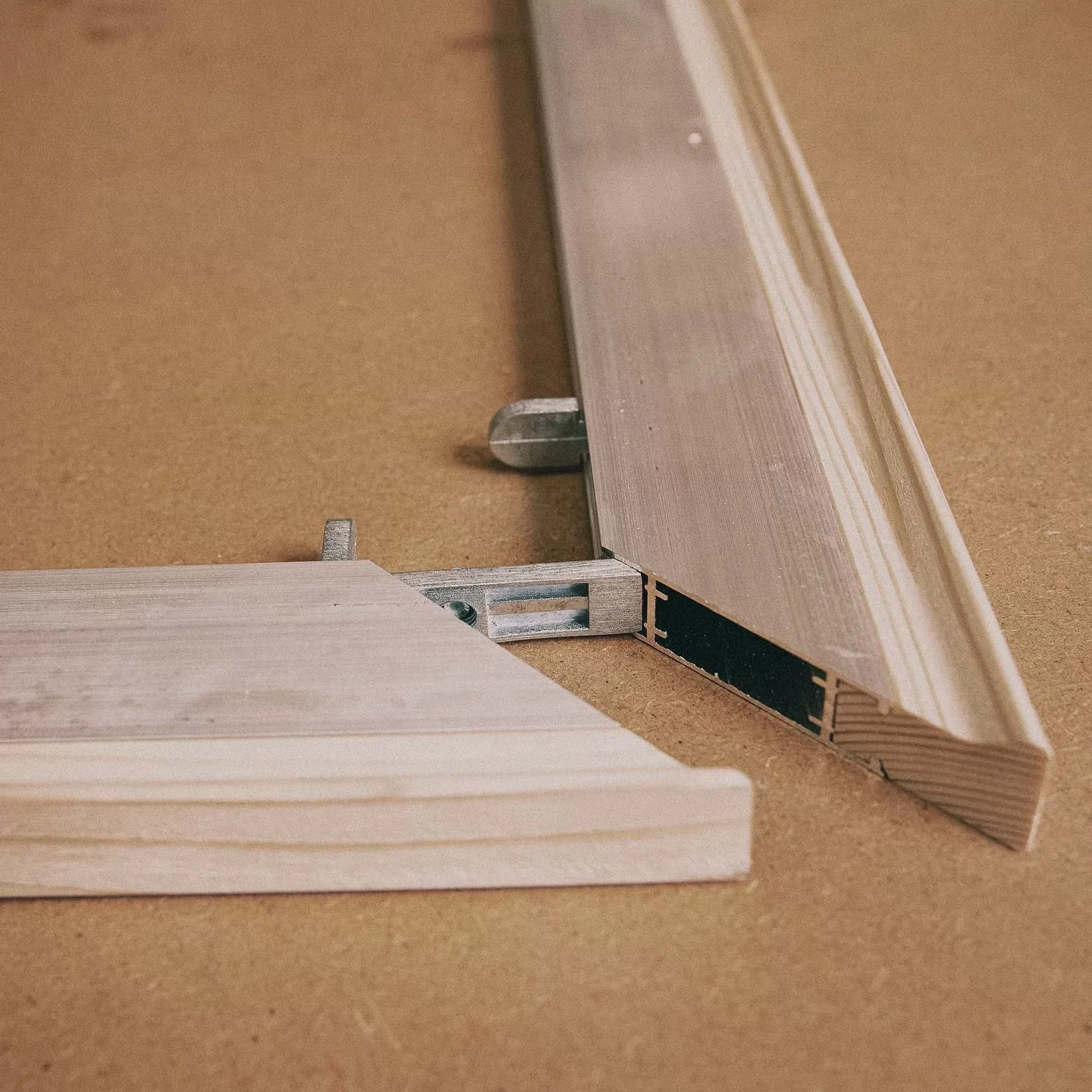 High quality aluminum wooden frames 

🖼️ Kraan Lijsten 

#artframing #customframes #wallartdecor 
#gallerywall #interiordesign #framingart 
#homedecor #artcollector #artworkdisplay 
#frameyourart #art #framing #artlovers #amsterdam