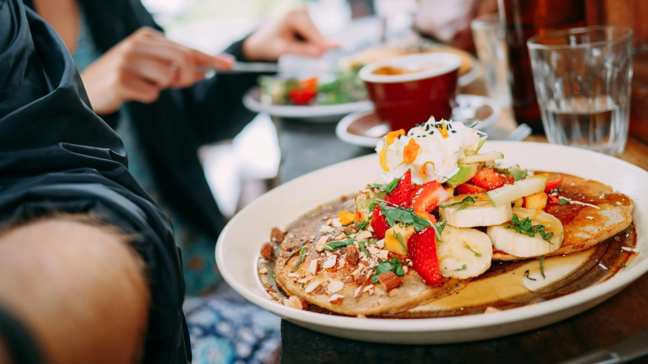  Fresh ingredients and outdoor dining in abundant in Byron Bay. 