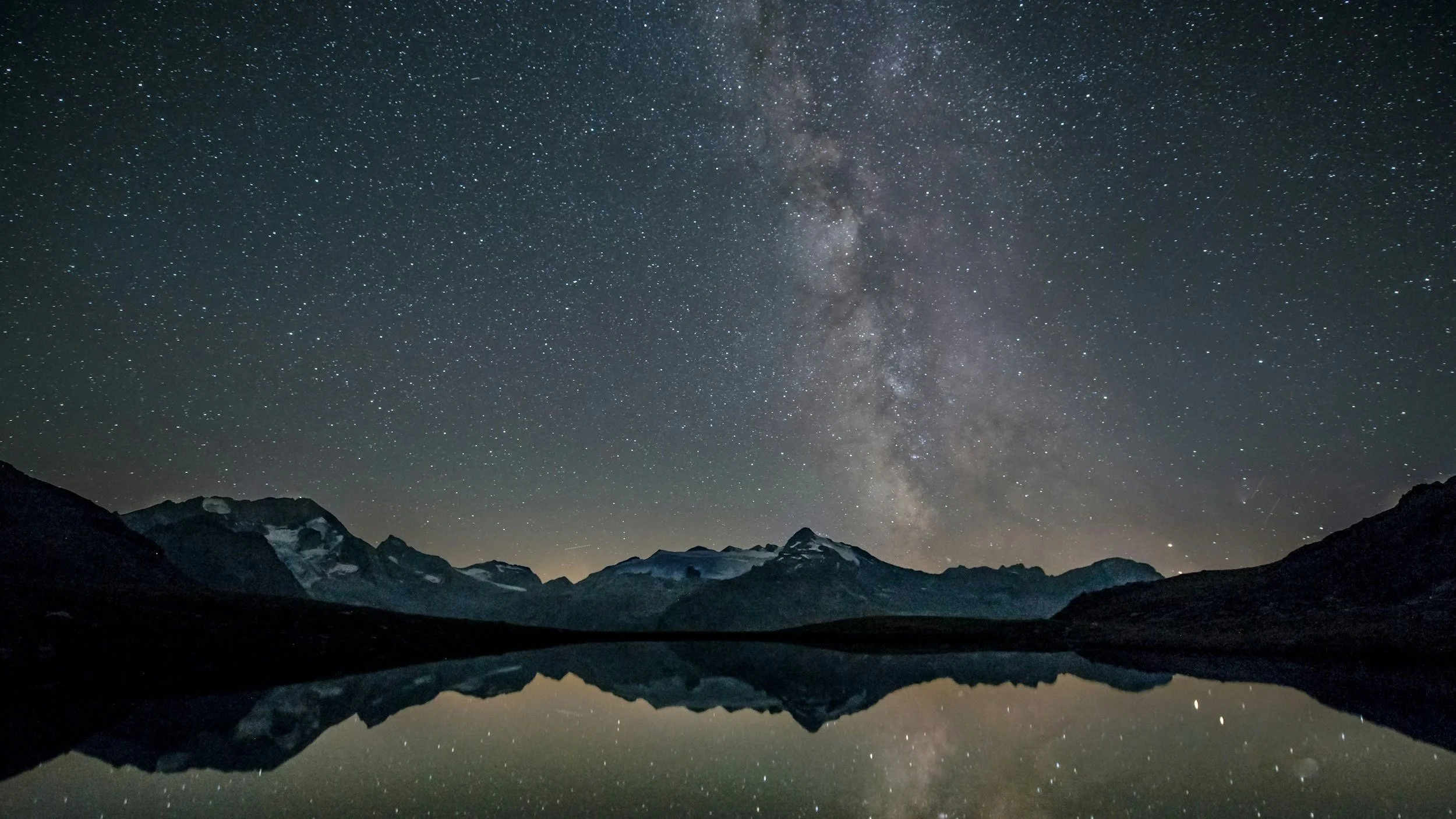  Be sure to look up at the night sky in New Zealand. 