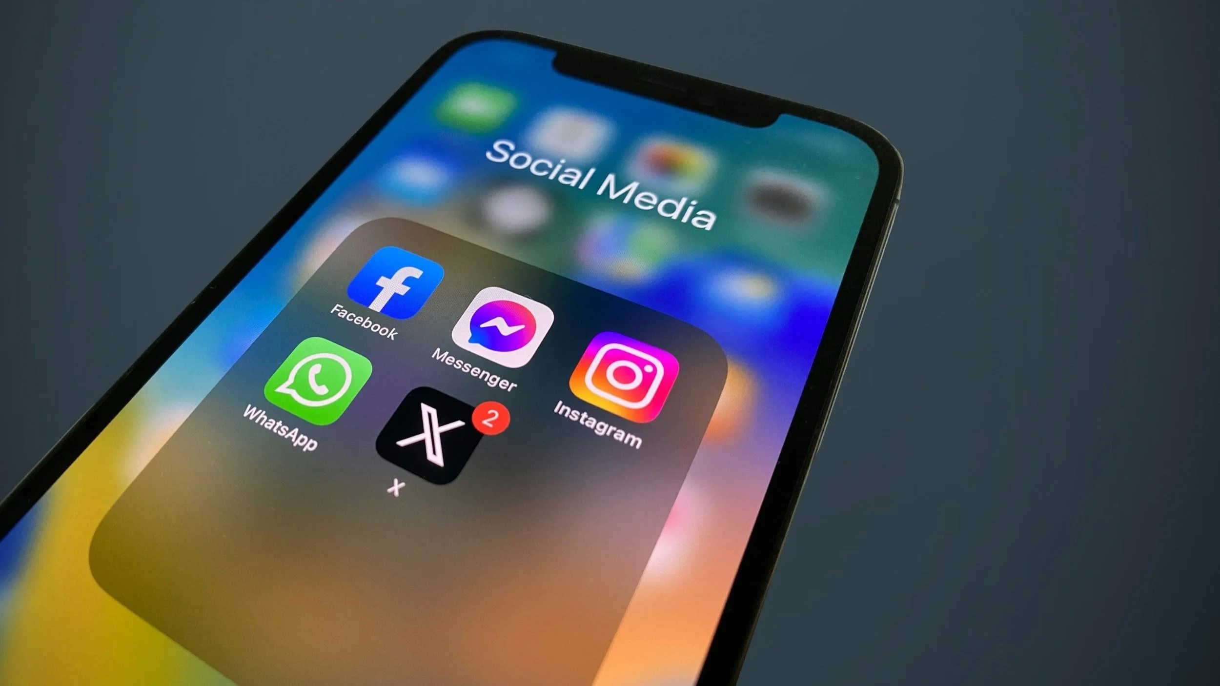  Hide notifications so you’re not tempted to constantly check your phone. 