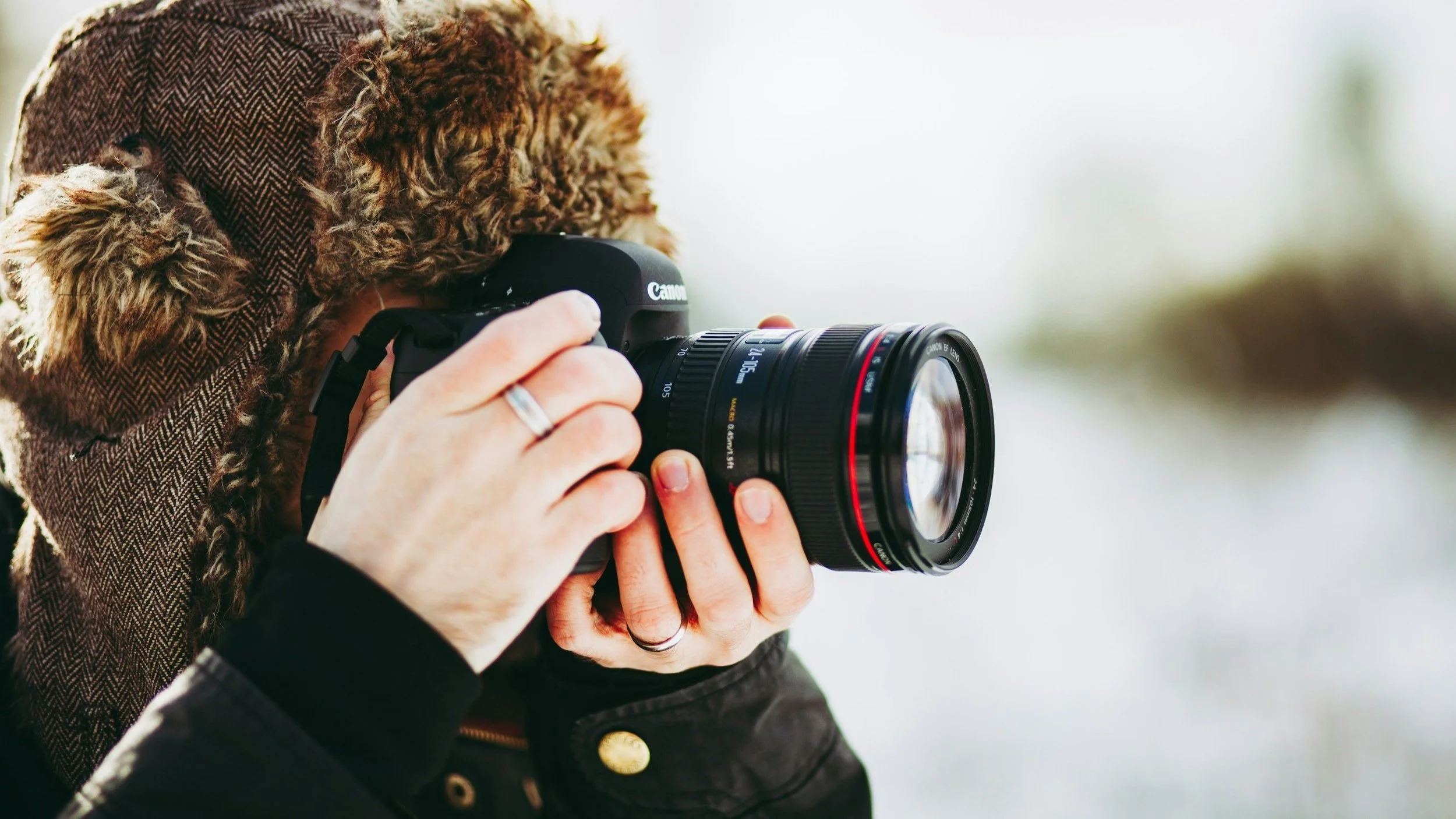  Capture all your travel memories. 