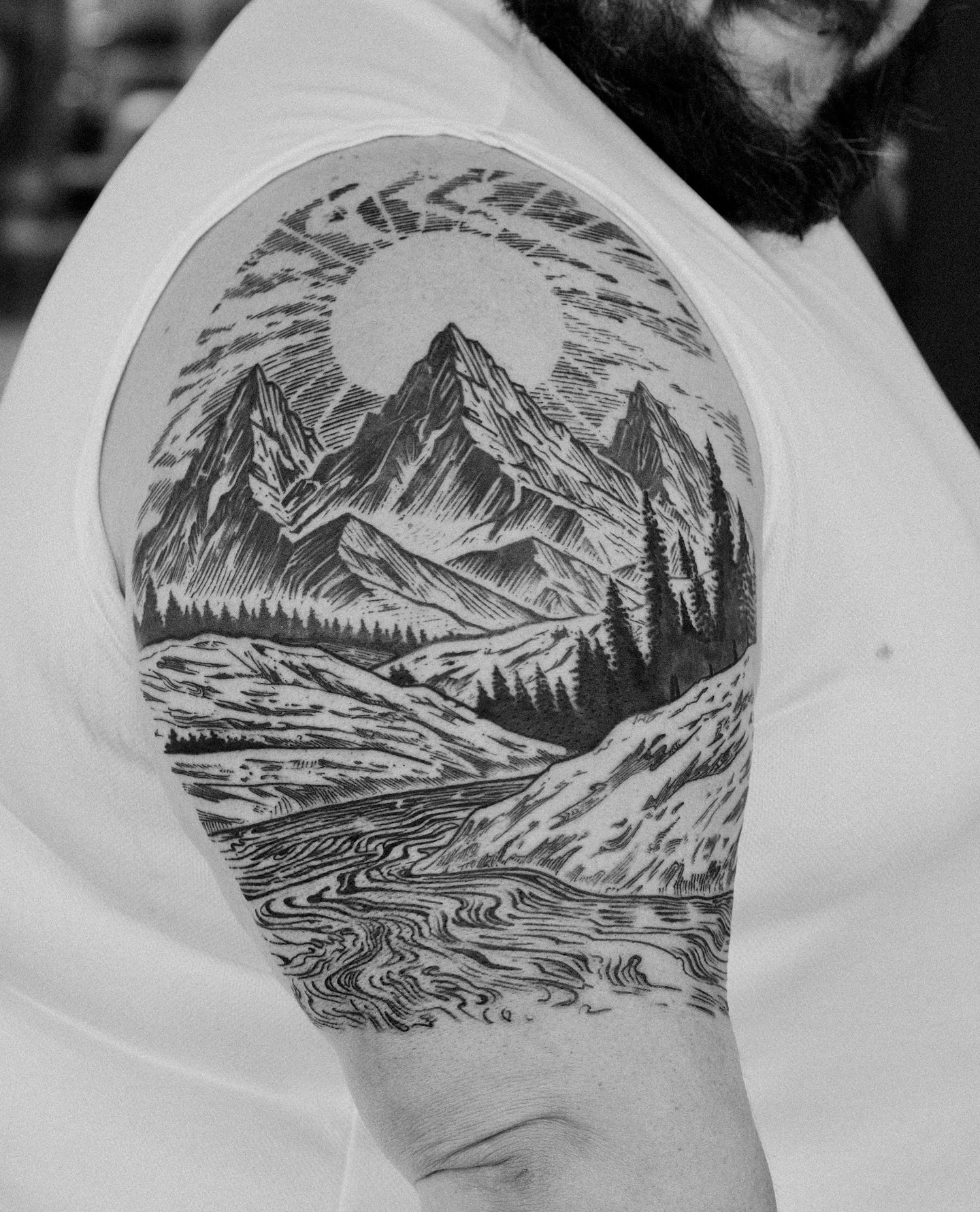 check out this etching style landscape by @neillogantattoos 👀