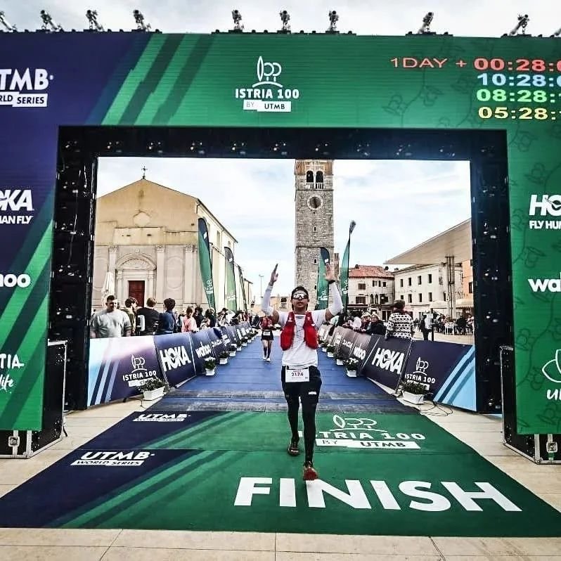 Muchas felicidades a nuestros atletas @hectorrodriguezcr y @ronneyzuniga por su gran carrera @istria100, volando en los 69k!!!
Que orgullo verlos en meta 🔥🌄