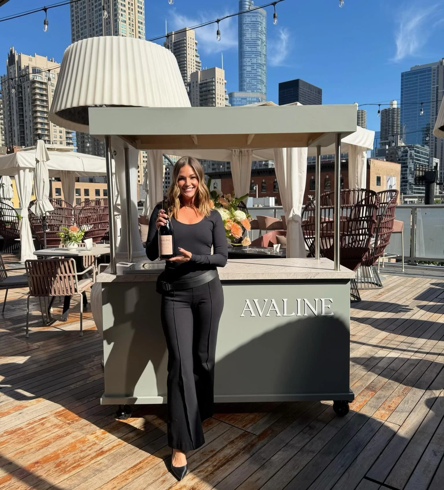 Officially kicking off our @avaline summer in Chicago☀️🍷