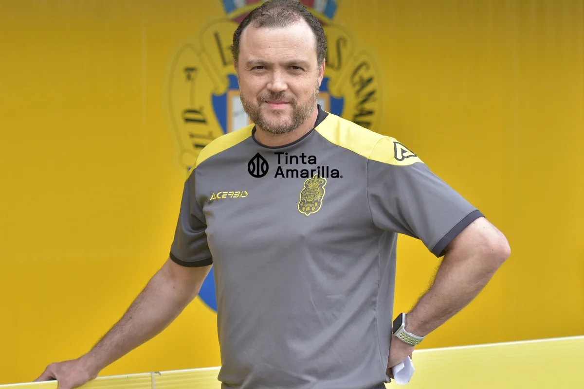 Ángel Sánchez, exjugador de la UD Las Palmas, a quien Raúl Ramírez dedicará su participación en el Transvulcania KV 2026