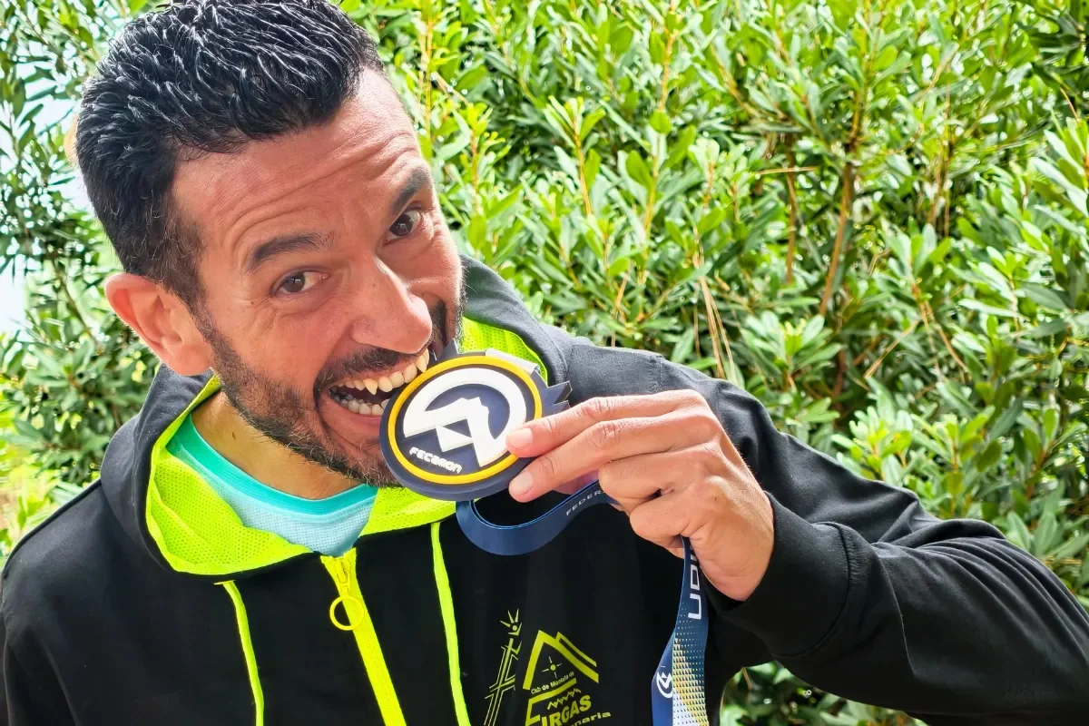 Raúl Ramírez muerde el podio con un 3º Máster 40 en el Vertical de Guelguén
