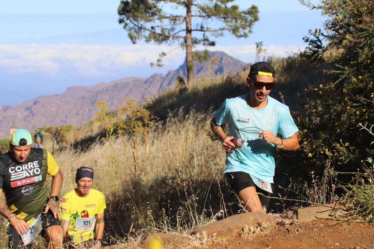 Raúl Ramírez corriendo durante la Backyard Ultra Gran Canaria Los Verdaderos Héroes 2026