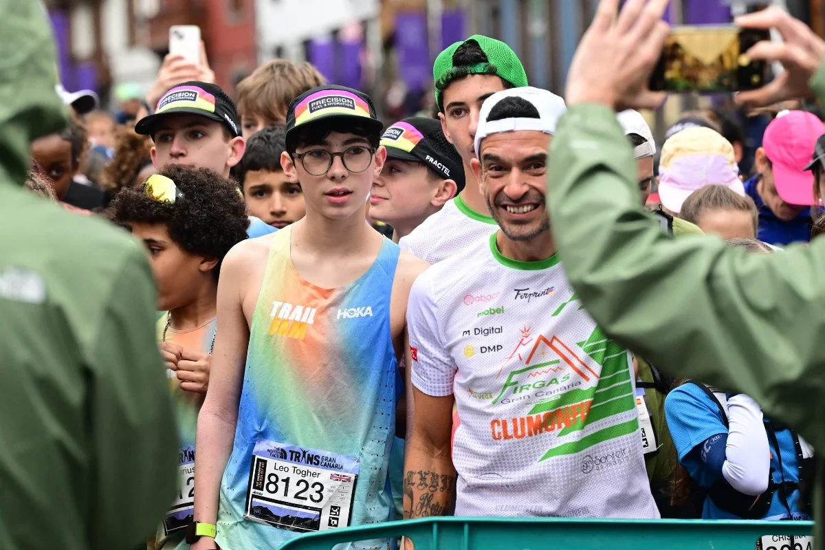 Raúl Ramírez junto a Leo Togher antes de la salida de la Short 5K de Transgrancanaria 2026 en Teror