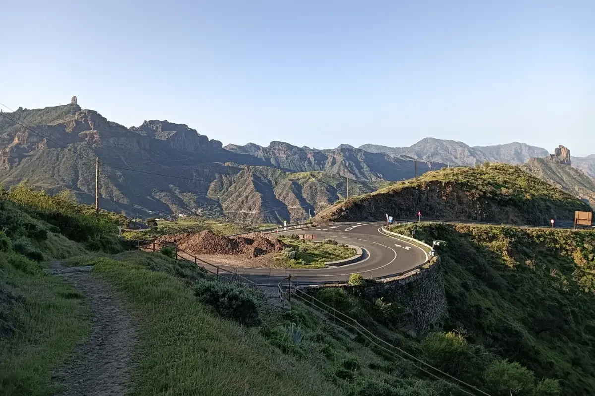 Raúl Ramírez durante un entrenamiento entre Tejeda y Cruz de Tejeda (Gran Canaria) en un día de mucho calor.