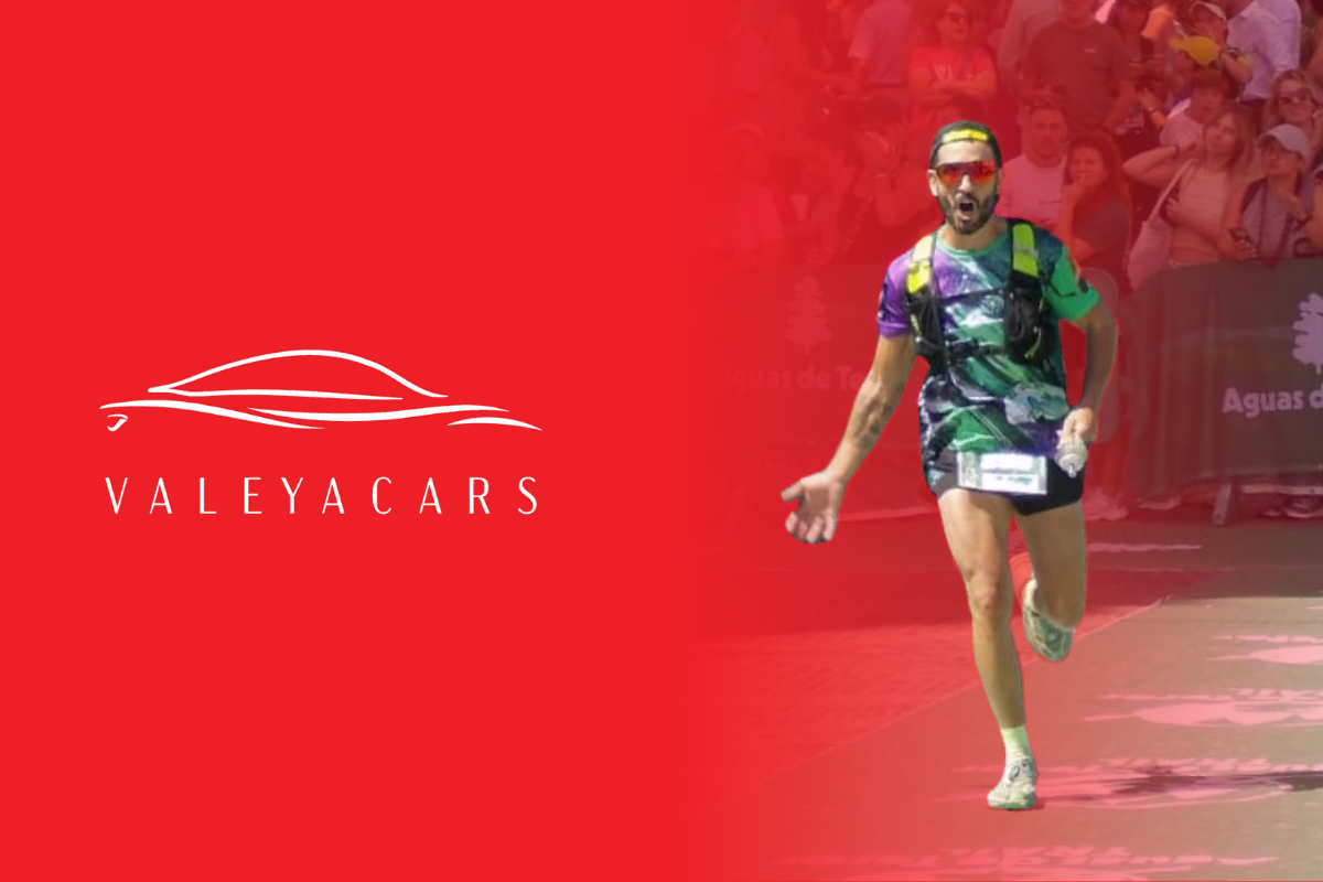 Raúl Ramírez en carrera junto al logo de ValeyaCars, patrocinador de su temporada 2026