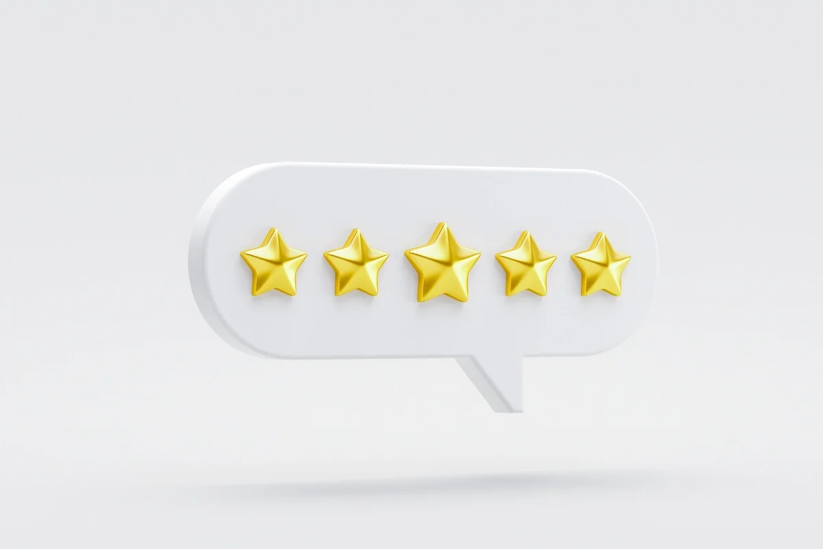Comentario con cinco estrellas en Google Maps, representando la importancia de las reseñas en Google Business Profile