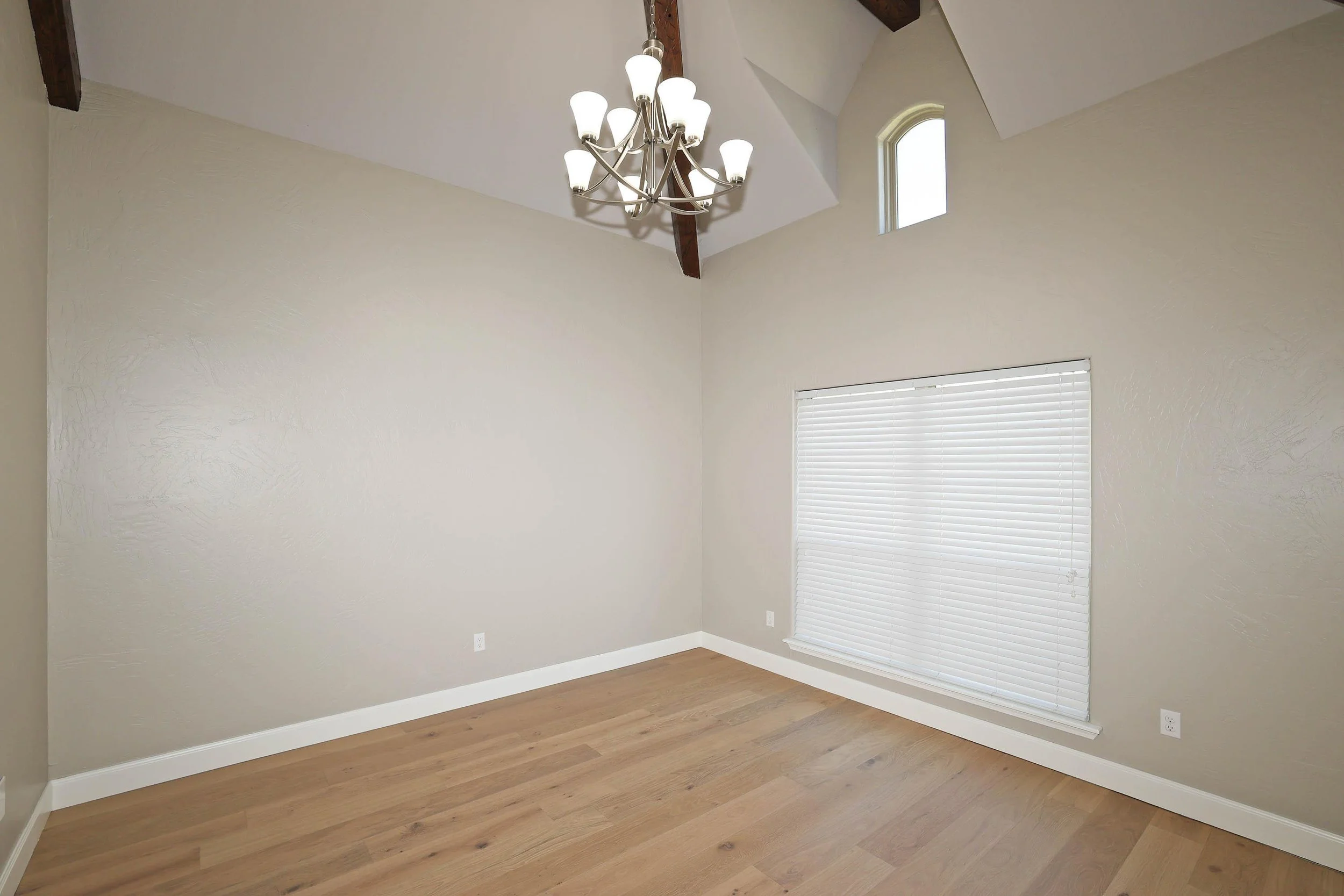 15-Formal Dining Area.jpg