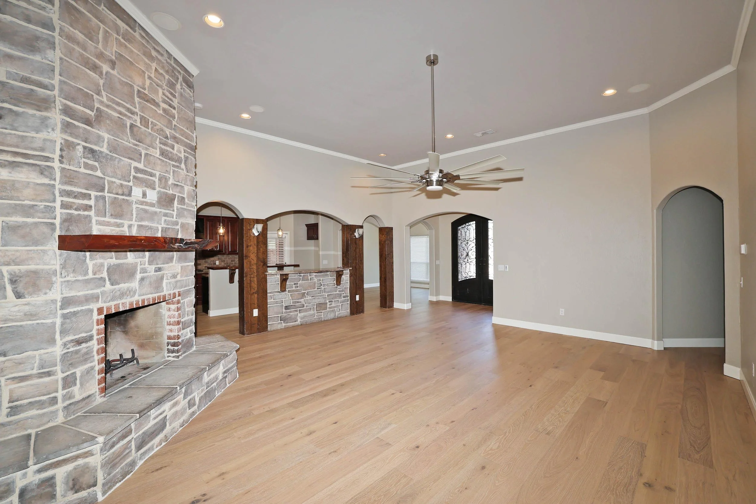 7-Living Area.jpg