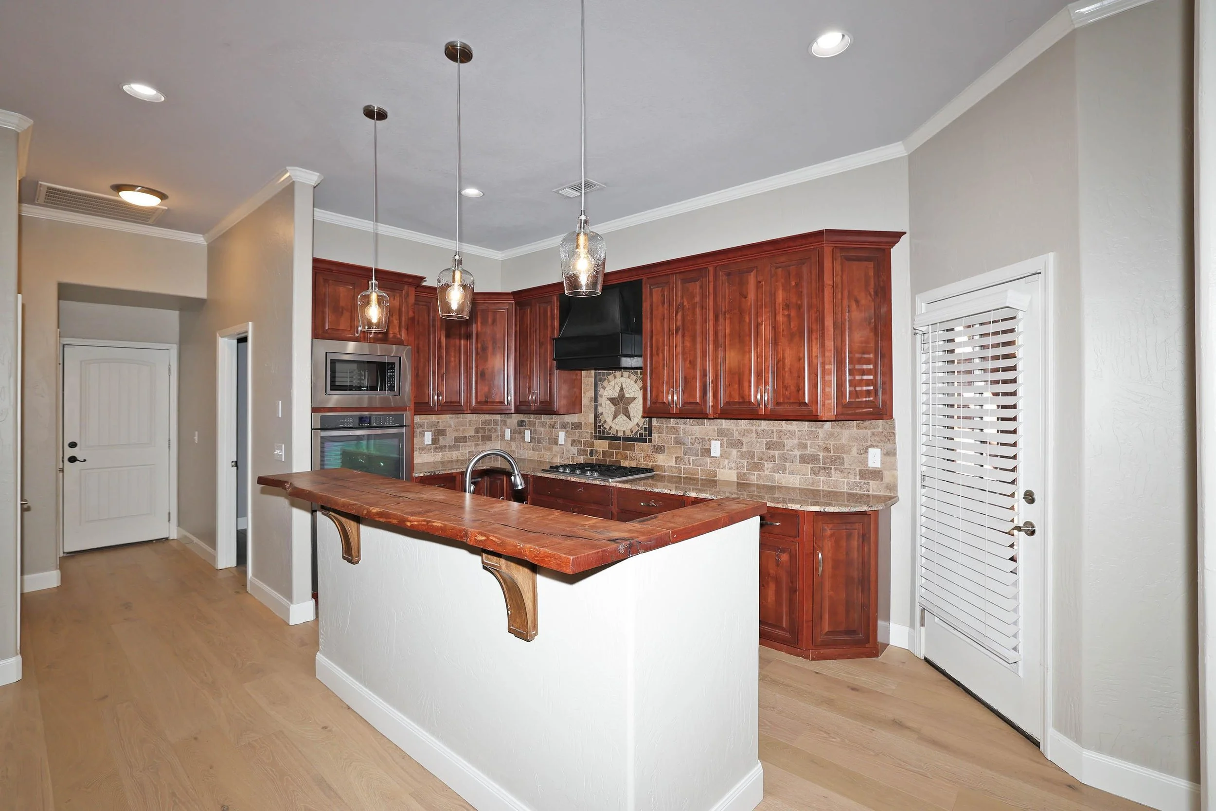 9-Kitchen.jpg
