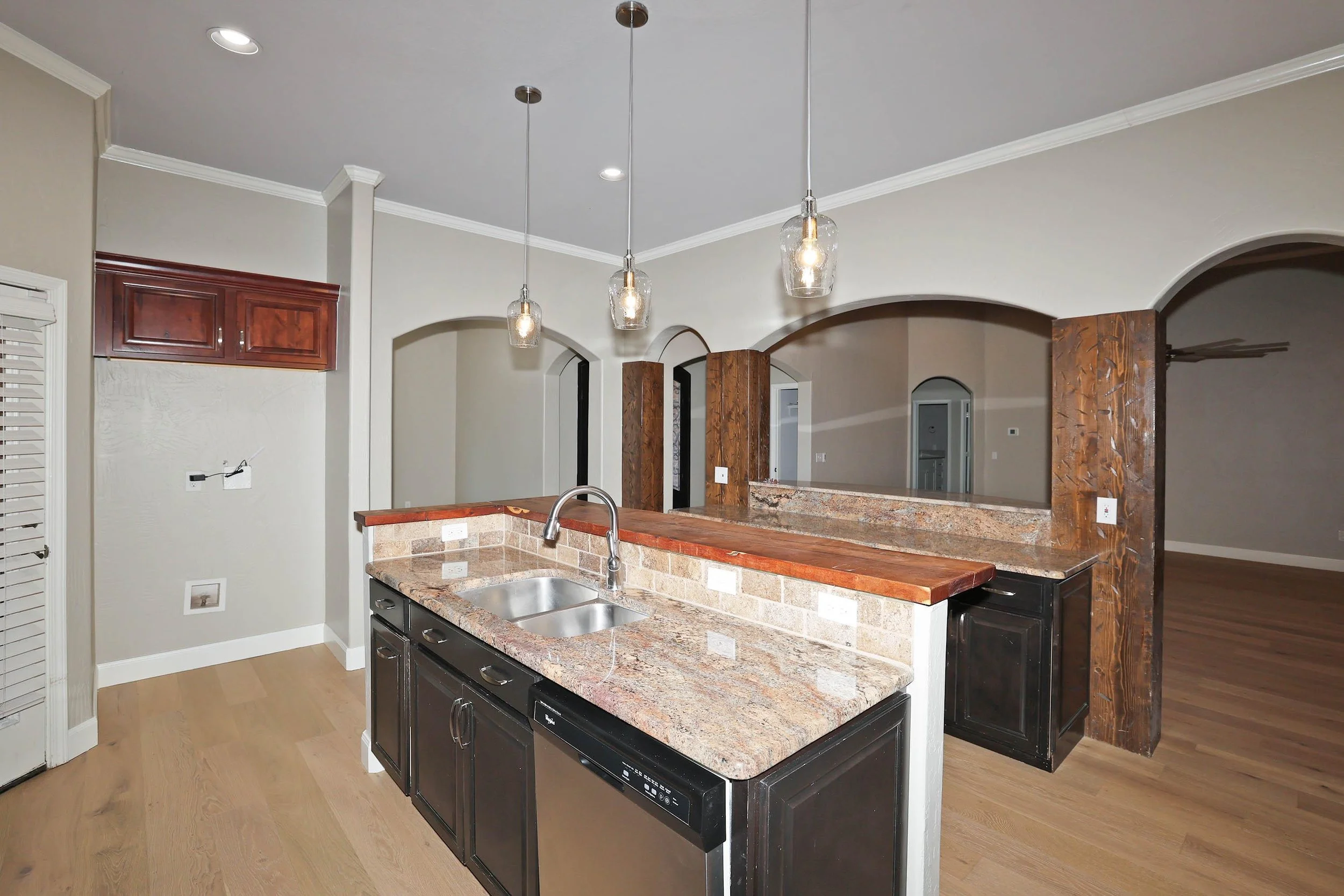 10-Kitchen.jpg