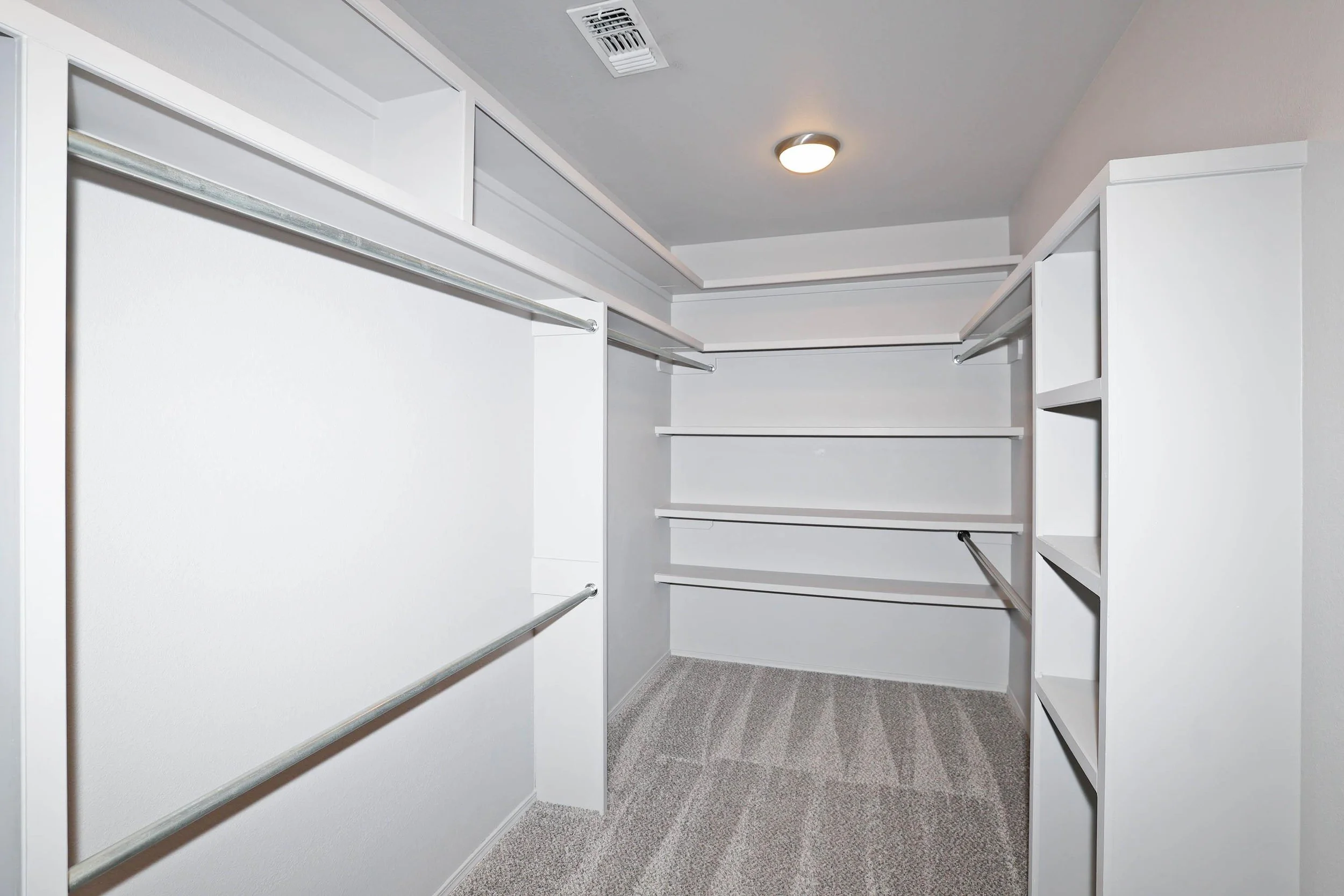 31-Primary Closet.jpg