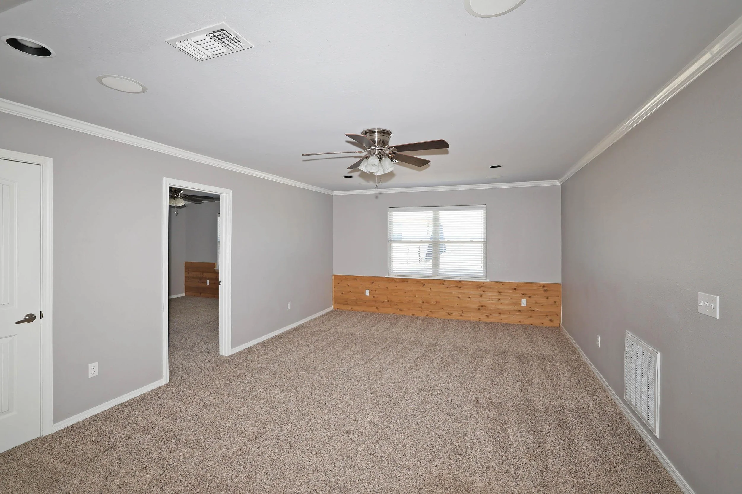 45-Upstairs Living Area.jpg
