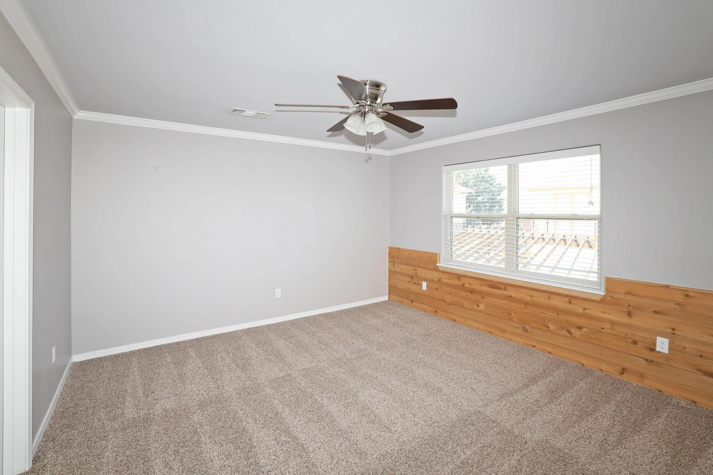 47-Upstairs Bedroom.jpg