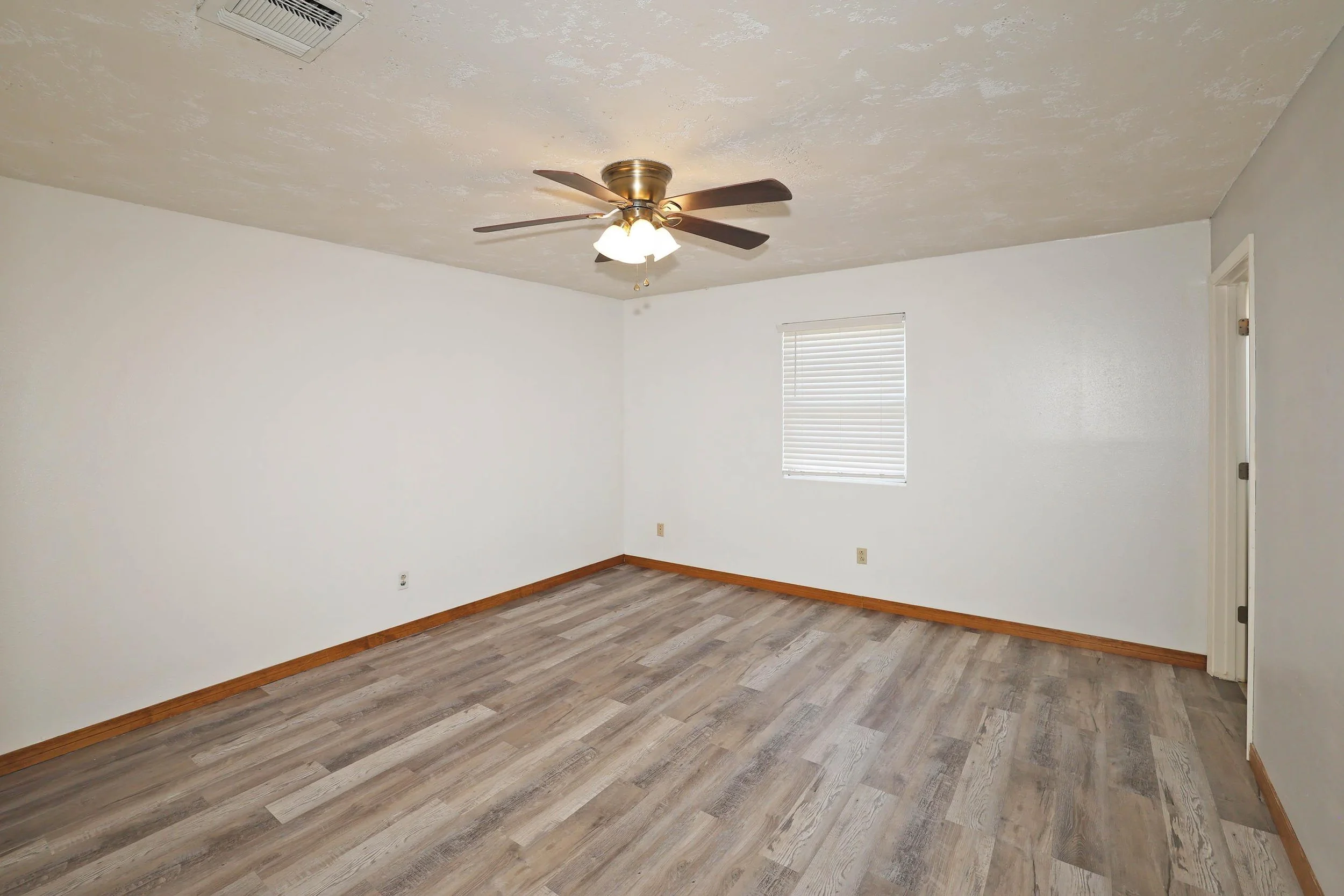 13-Primary Bedroom.jpg