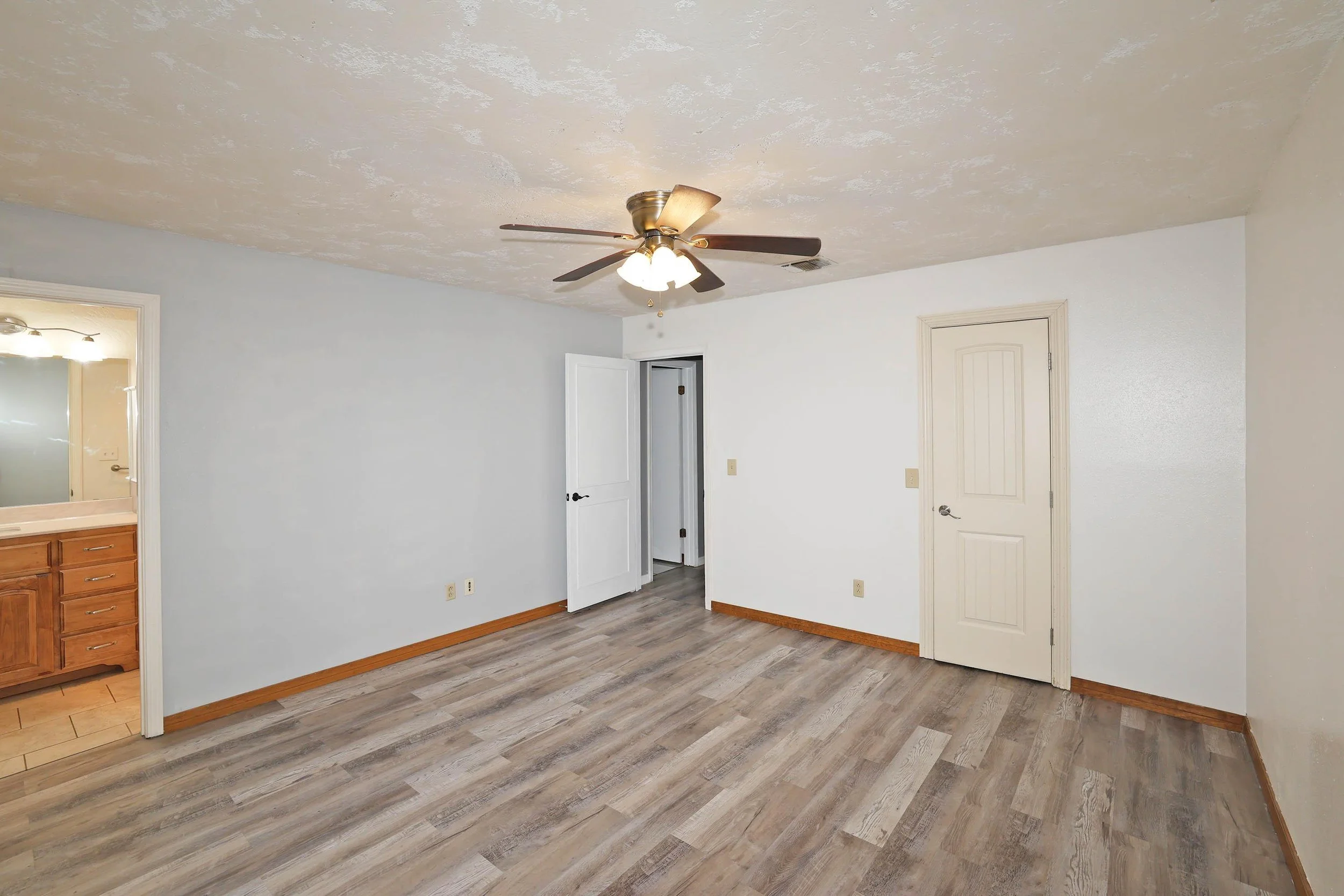 15-Primary Bedroom.jpg