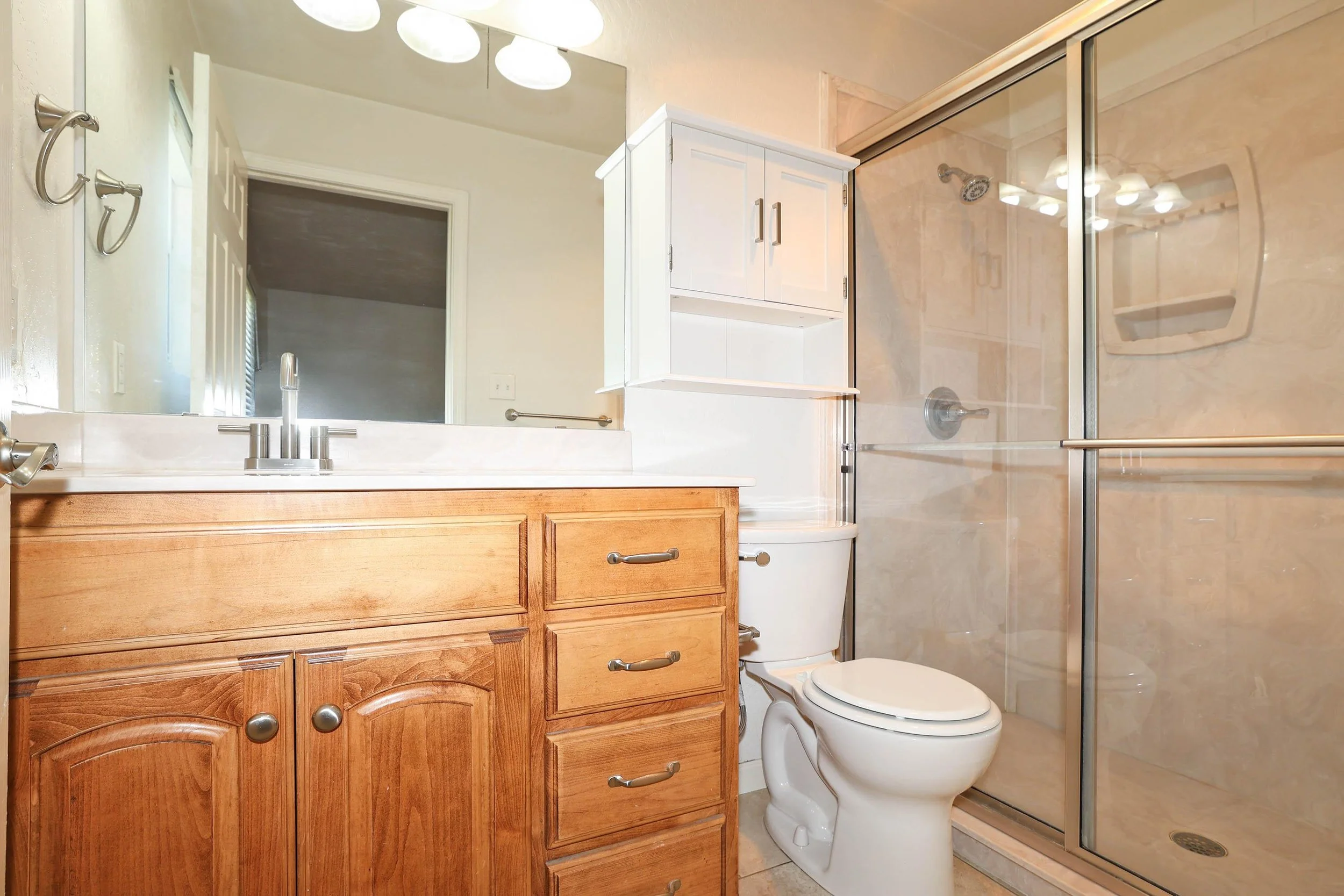 16-Primary Bath.jpg