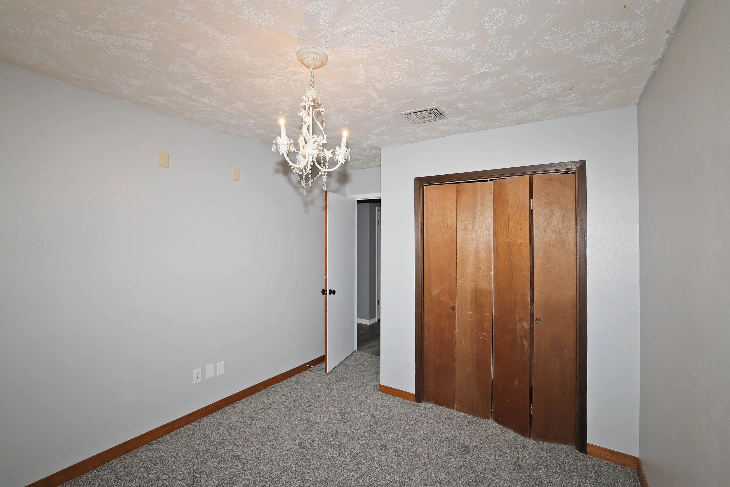 21-3rd Bedroom.jpg