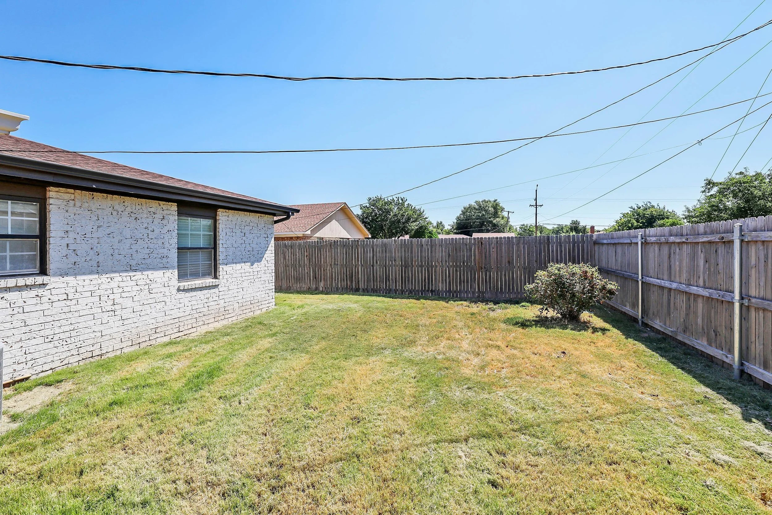 27-Backyard.jpg