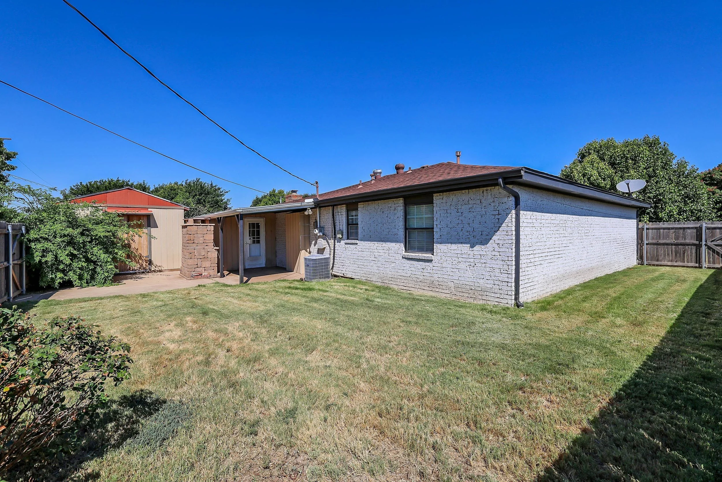 28-Backyard.jpg